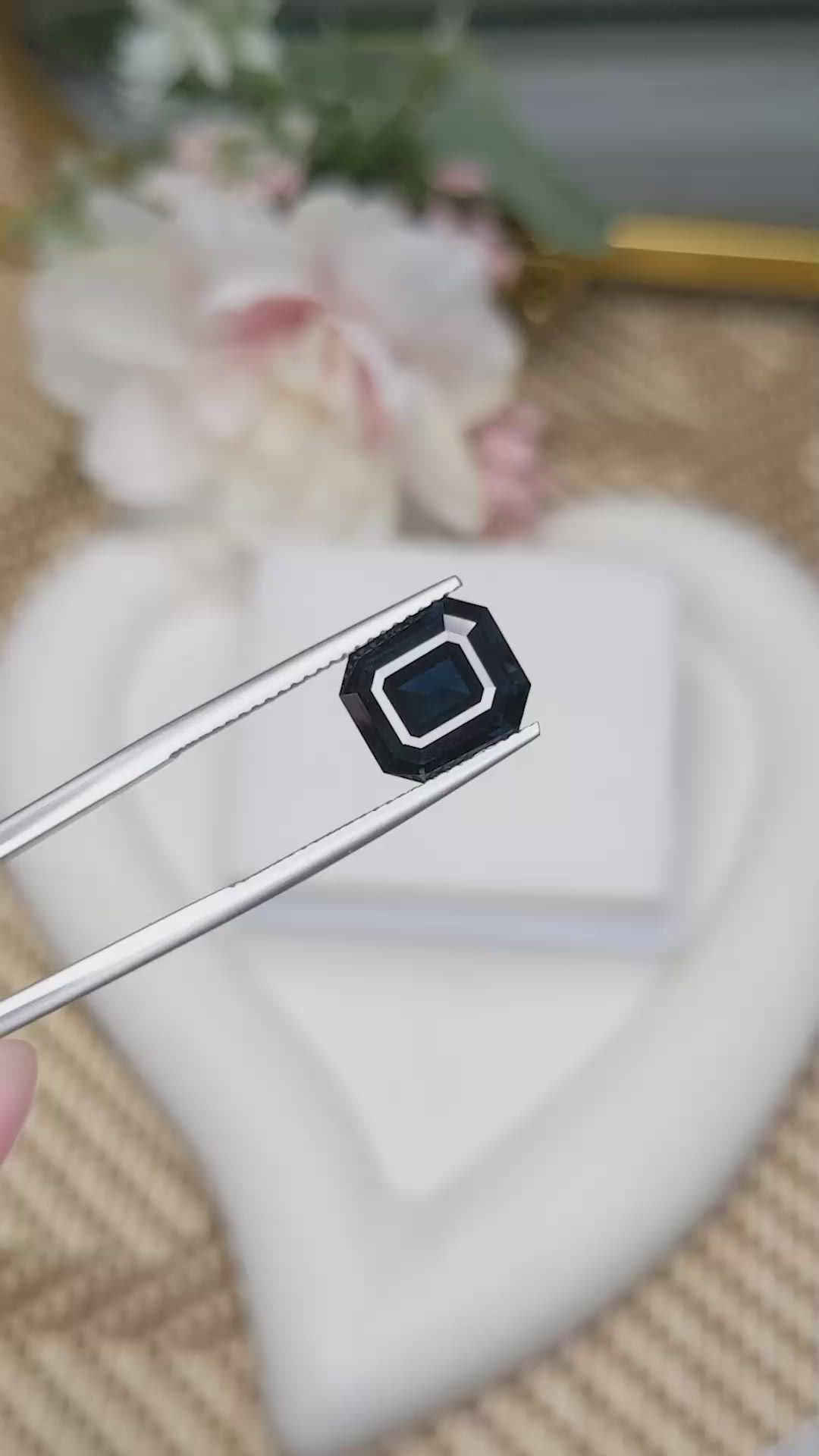 5.52 Ct. Blue Sapphire from Ceylon (Sri Lanka) Size Video