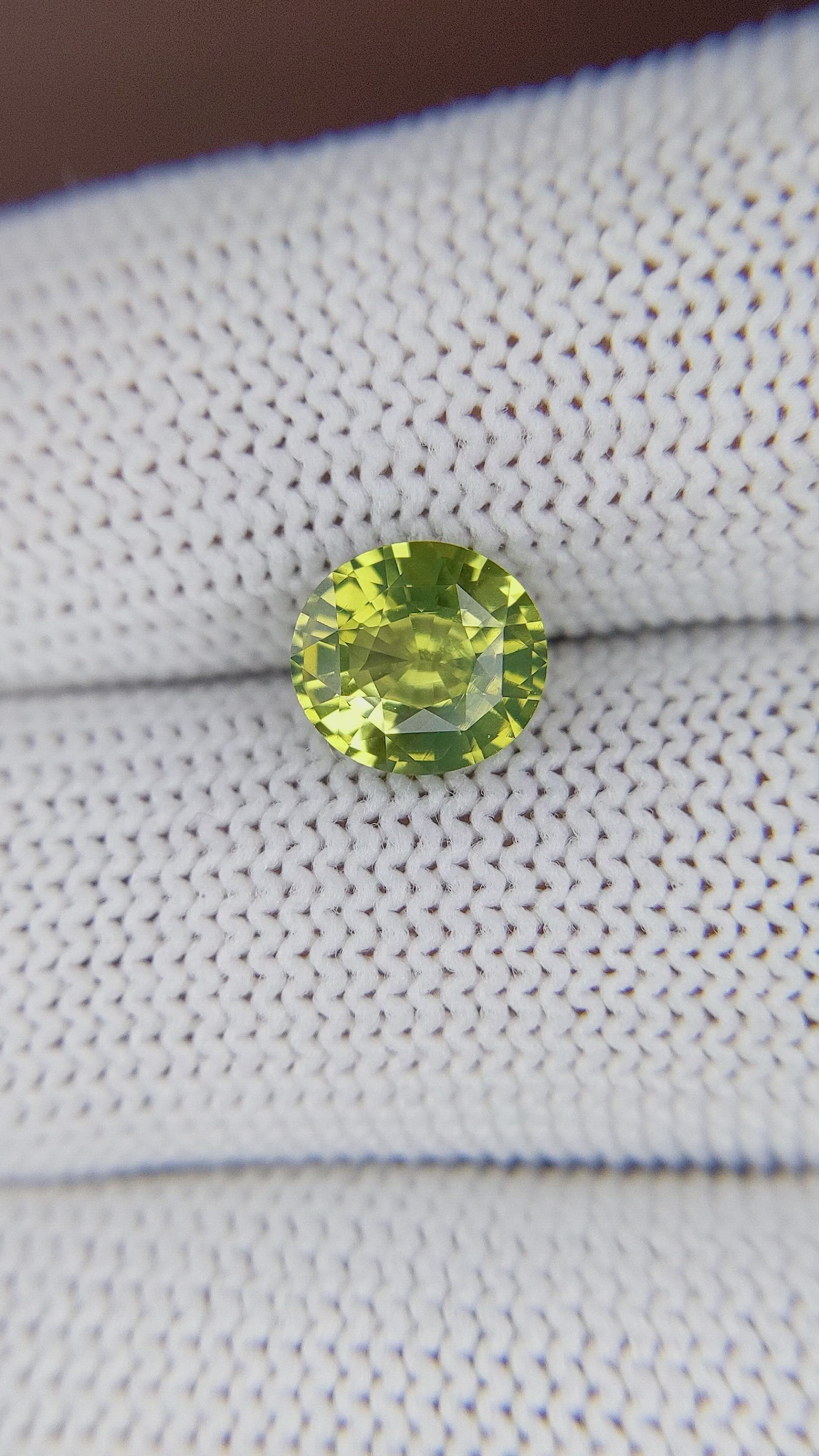 2.10 Ct. Greenish Yellow Sapphire from Ceylon (Sri Lanka) Size Video