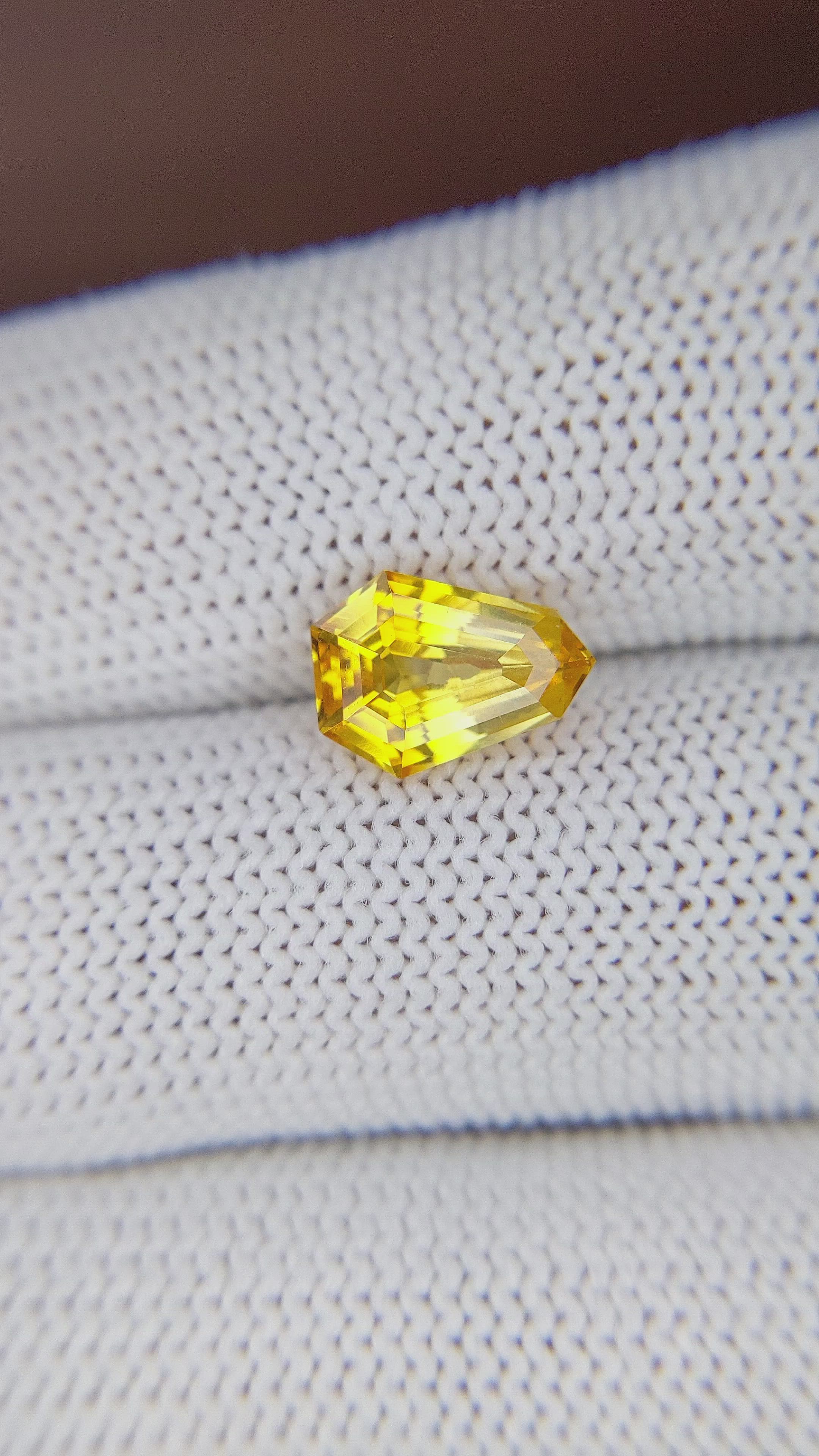 2.44 Ct. Yellow Sapphire from Ceylon (Sri Lanka) Size Video