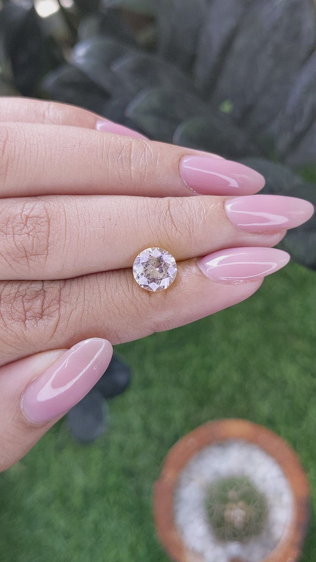 2.27 Ct. Yellow Sapphire from Ceylon (Sri Lanka) Size Video