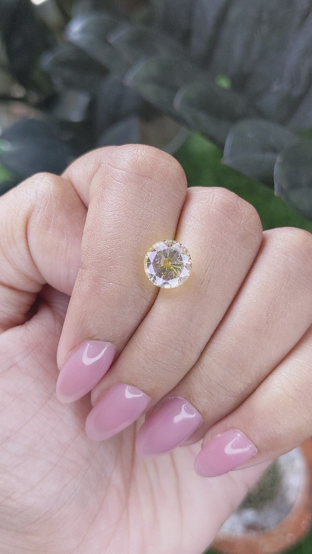 3.28 Ct. Yellow Sapphire from Ceylon (Sri Lanka) Size Video