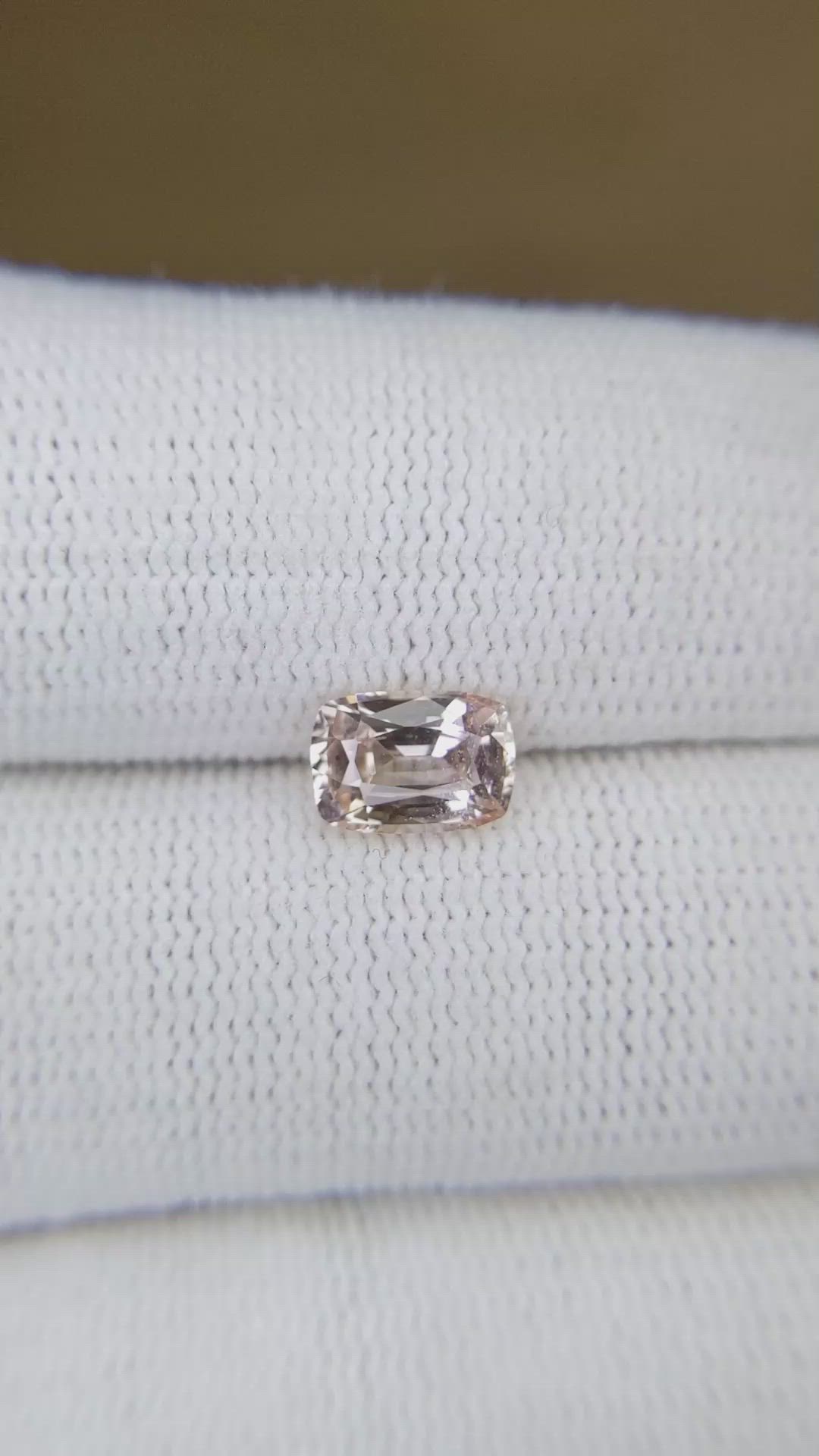 1.29 Ct. Padparadscha Sapphire from Ceylon (Sri Lanka) Size Video