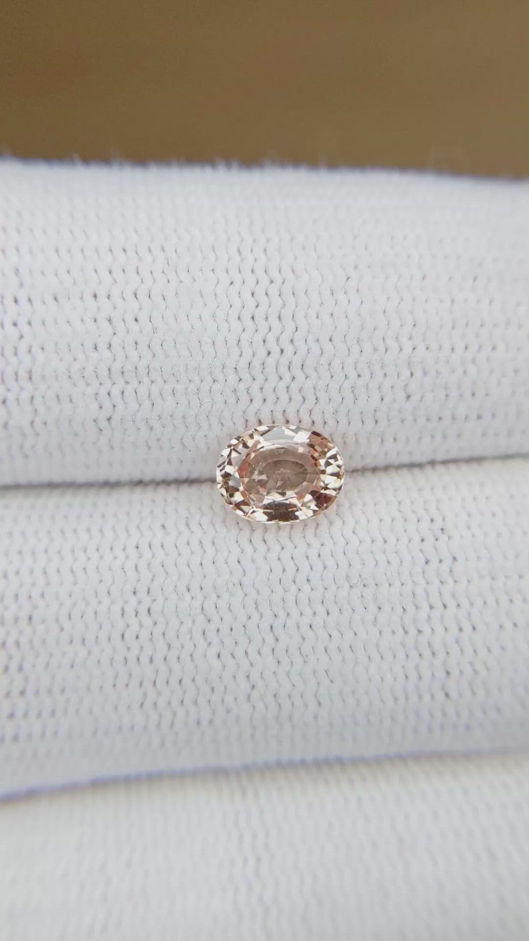 1.18 Ct. Padparadscha Sapphire from Ceylon (Sri Lanka) Size Video