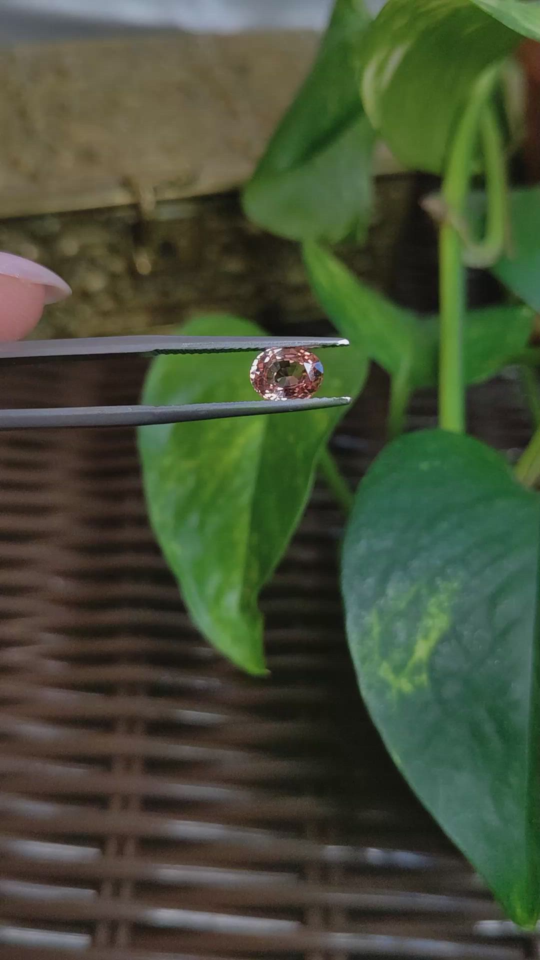 1.18 Ct. Padparadscha Sapphire from Ceylon (Sri Lanka) Size Video