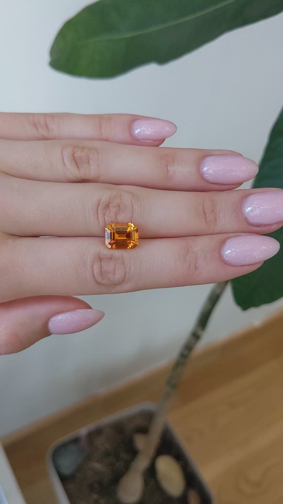 5.16 Ct. Yellowish Orange Sapphire from Ceylon (Sri Lanka) Size Video
