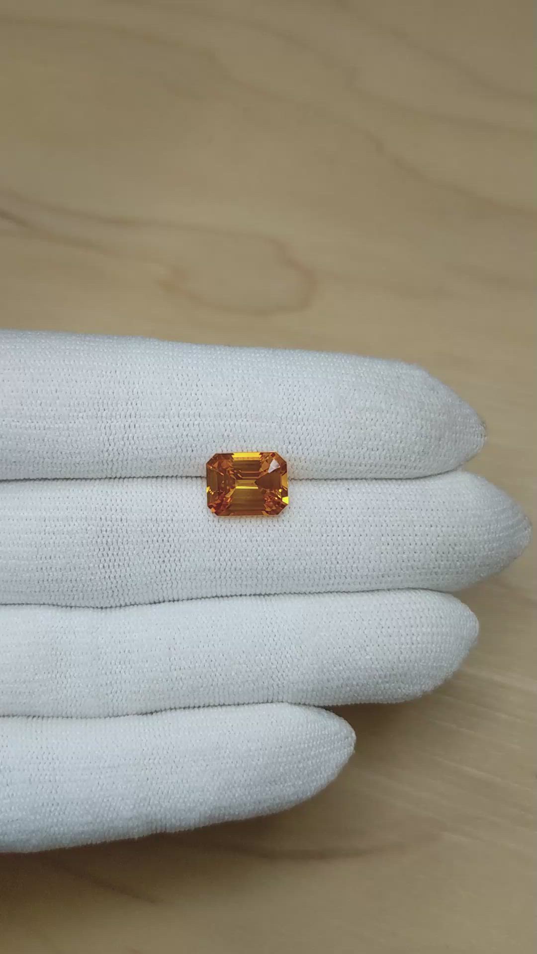 5.16 Ct. Yellowish Orange Sapphire from Ceylon (Sri Lanka) Size Video