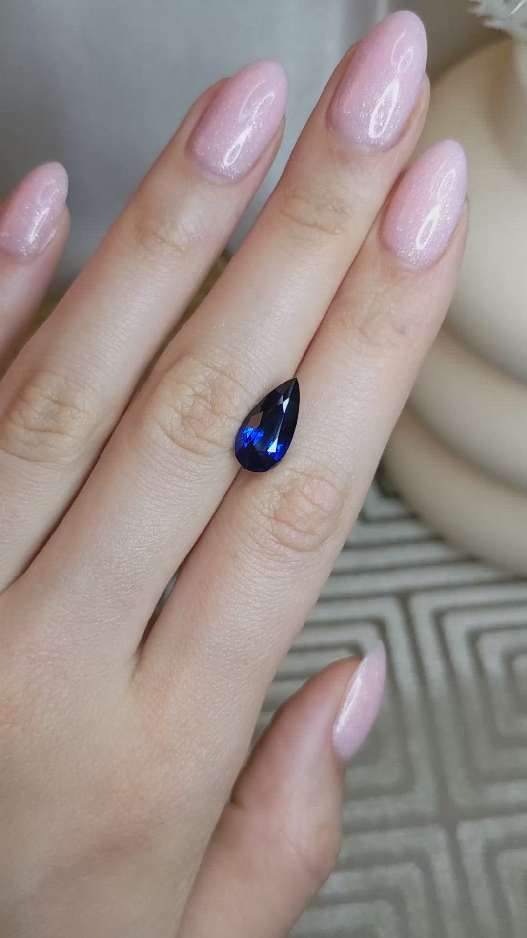 4.21 Ct. Blue Sapphire from Ceylon (Sri Lanka) Size Video