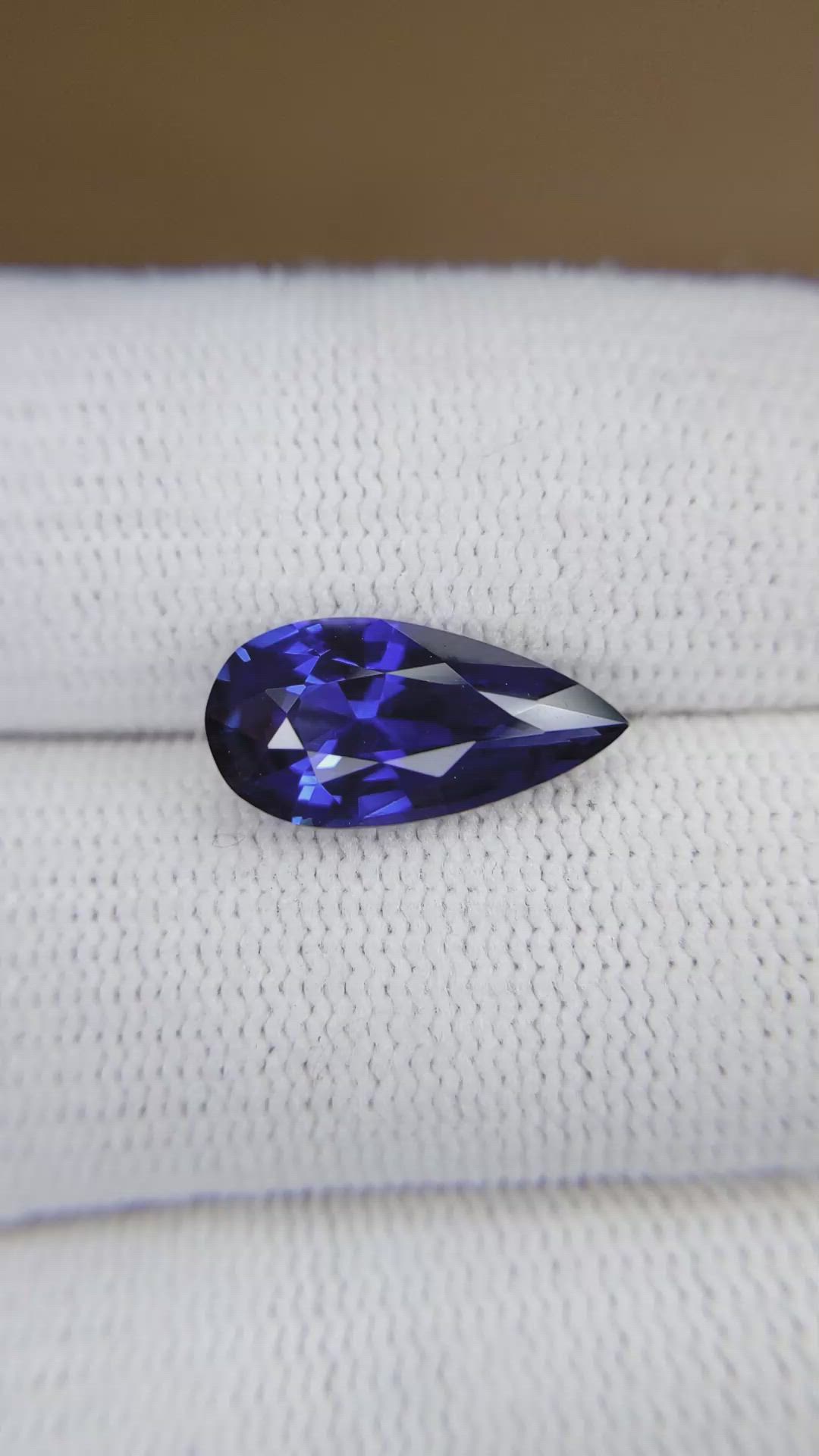 4.21 Ct. Blue Sapphire from Ceylon (Sri Lanka) Size Video