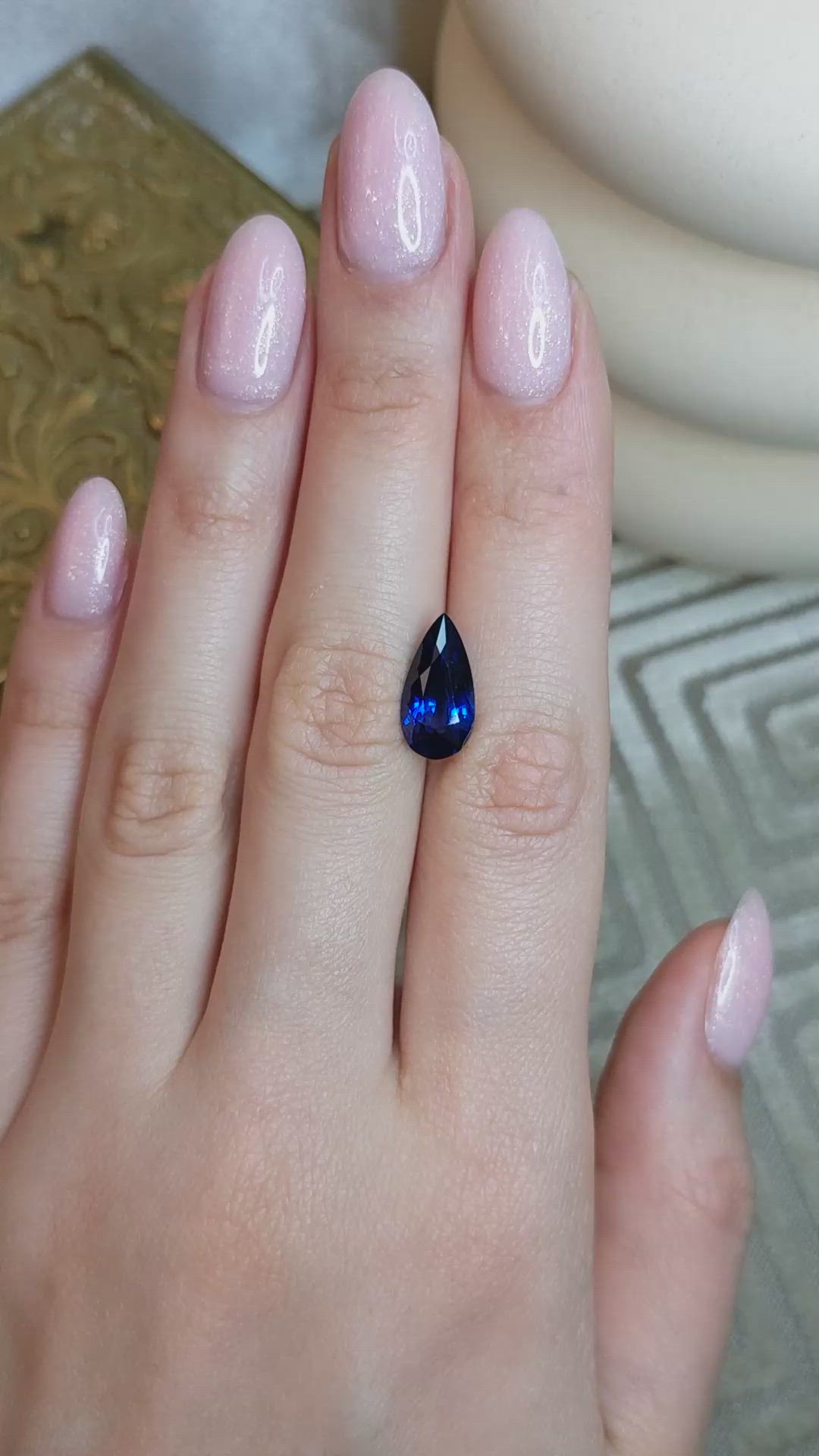 4.21 Ct. Blue Sapphire from Ceylon (Sri Lanka) Size Video
