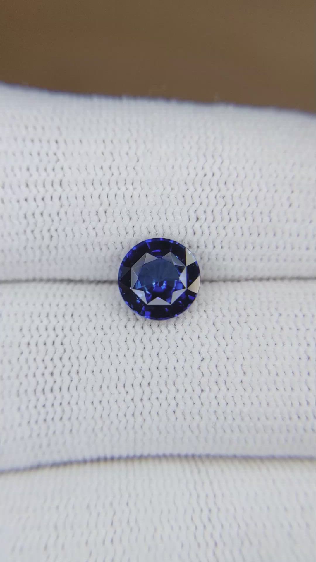 2.10 Ct. Blue Sapphire from Ceylon (Sri Lanka) Size Video