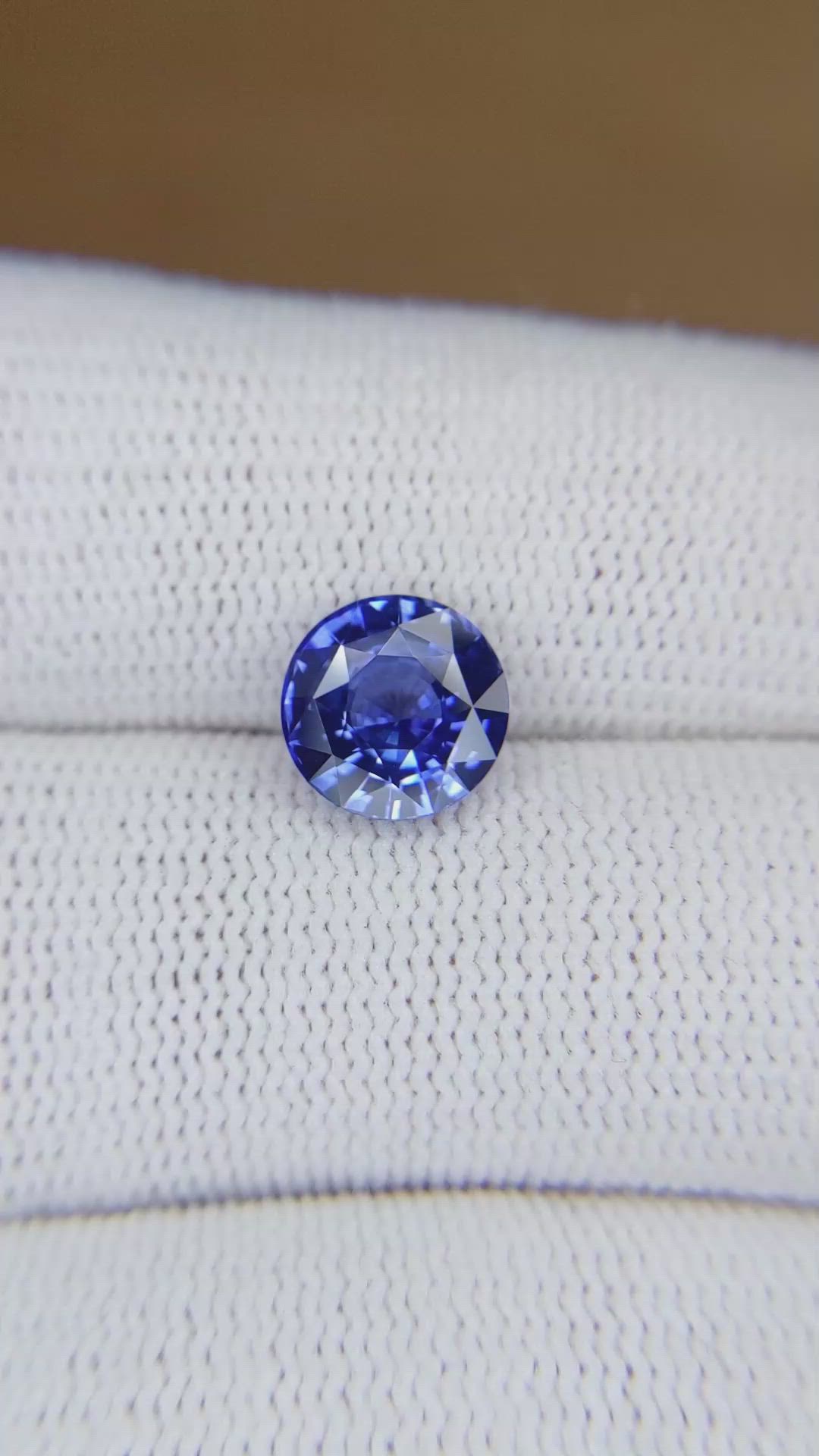2.55 Ct. Blue Sapphire from Ceylon (Sri Lanka) Size Video