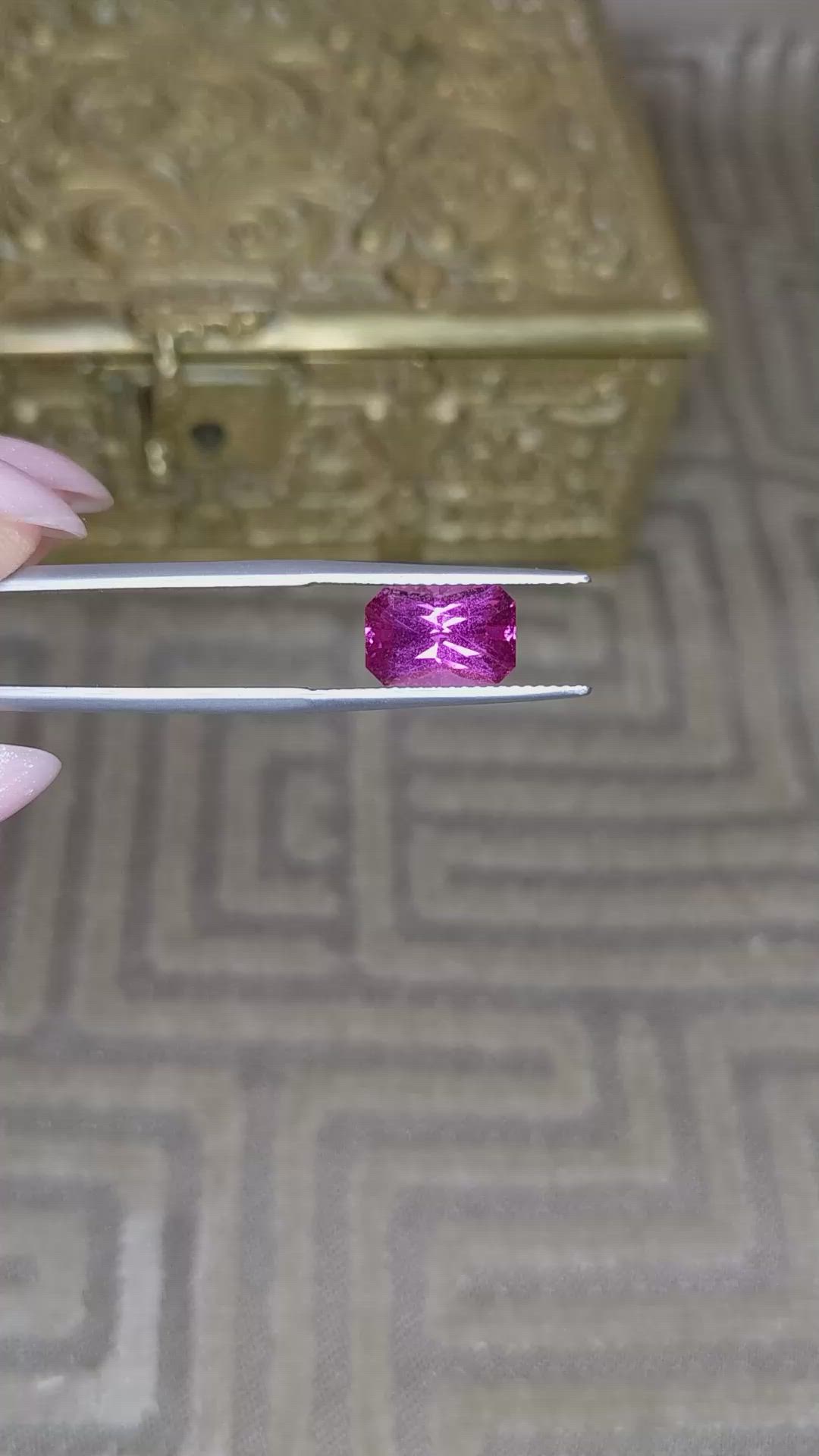 3.87 Ct. Purplish Pink Sapphire from Ceylon (Sri Lanka) Size Video