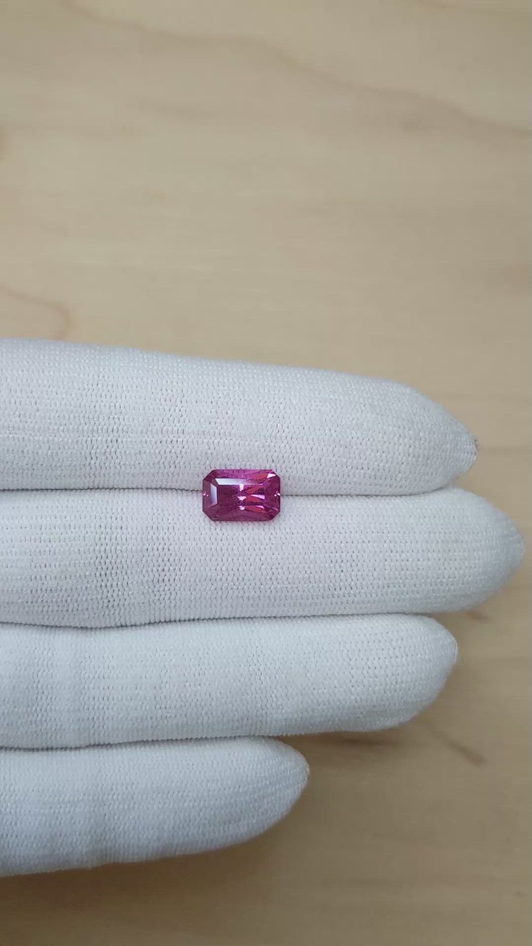 3.87 Ct. Purplish Pink Sapphire from Ceylon (Sri Lanka) Size Video