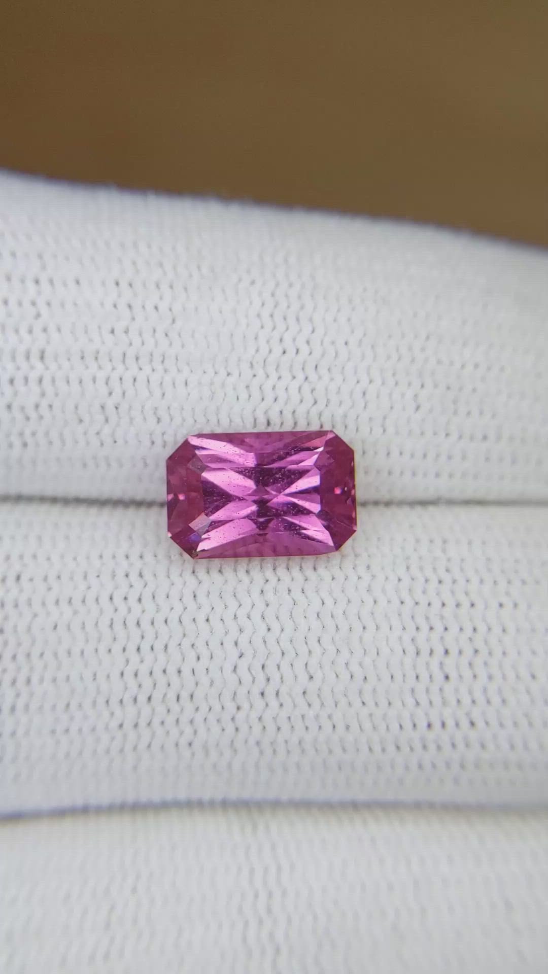 3.87 Ct. Purplish Pink Sapphire from Ceylon (Sri Lanka) Size Video
