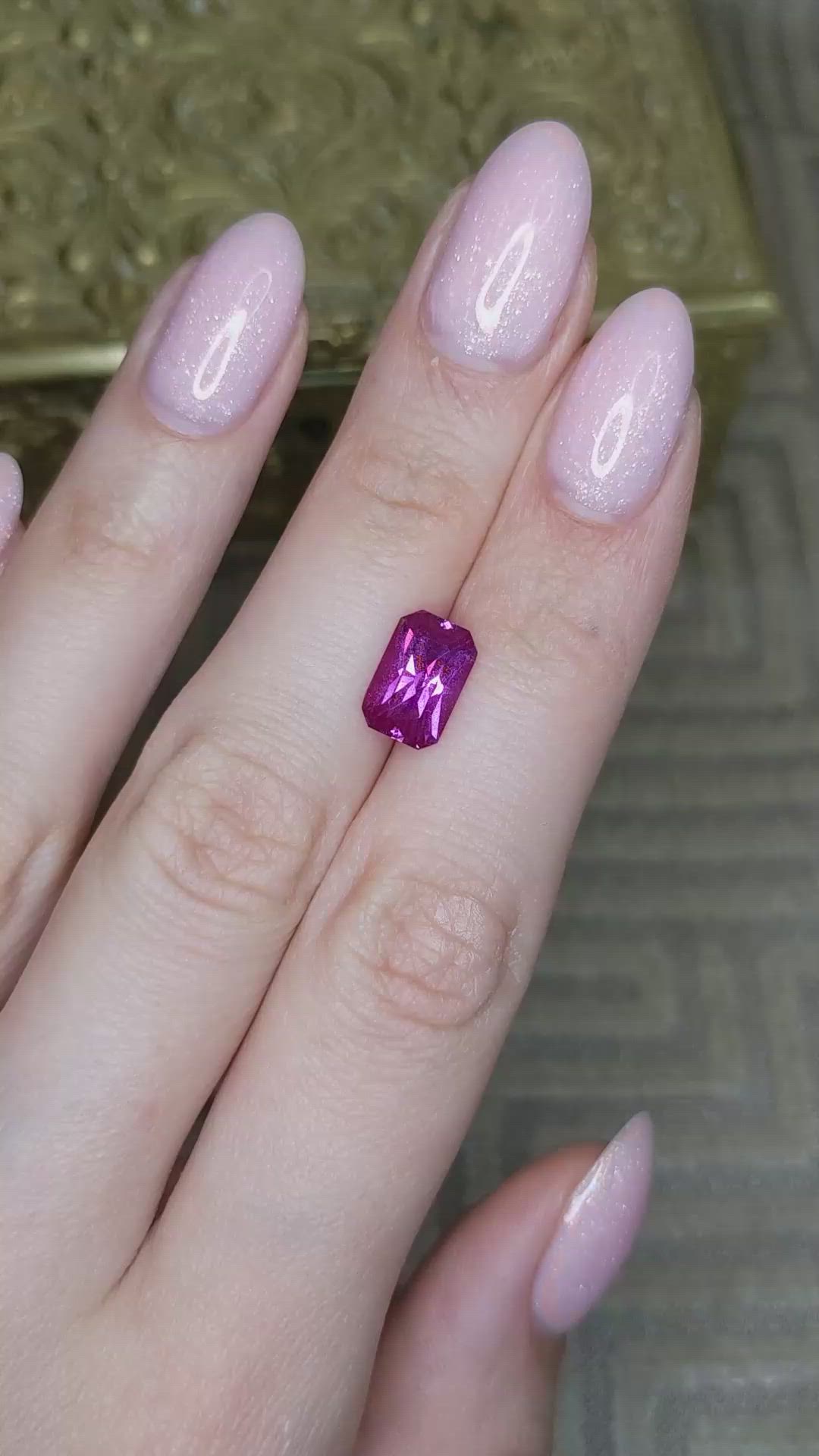 3.87 Ct. Purplish Pink Sapphire from Ceylon (Sri Lanka) Size Video