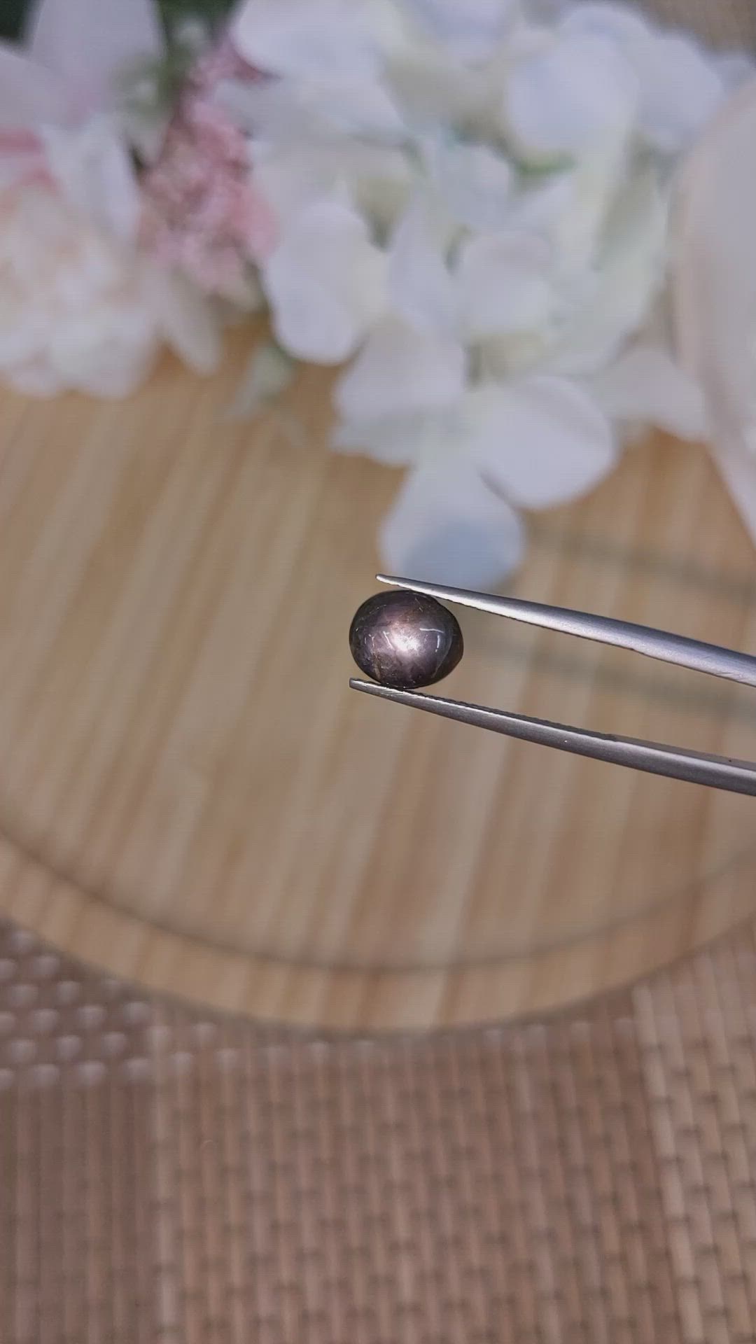 3.86 Ct. Grey Star Sapphire from Ceylon (Sri Lanka) Size Video