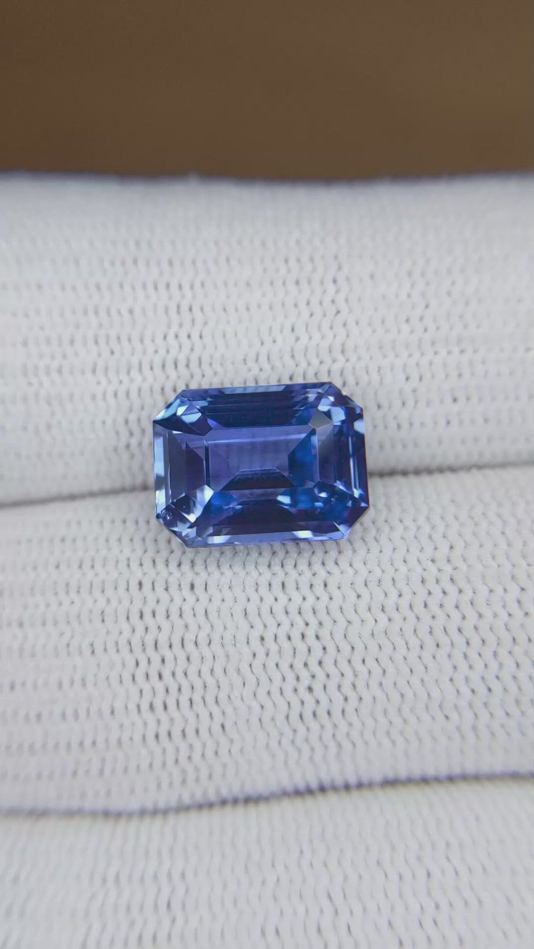 7.58 Ct. Blue Sapphire from Ceylon (Sri Lanka) Size Video