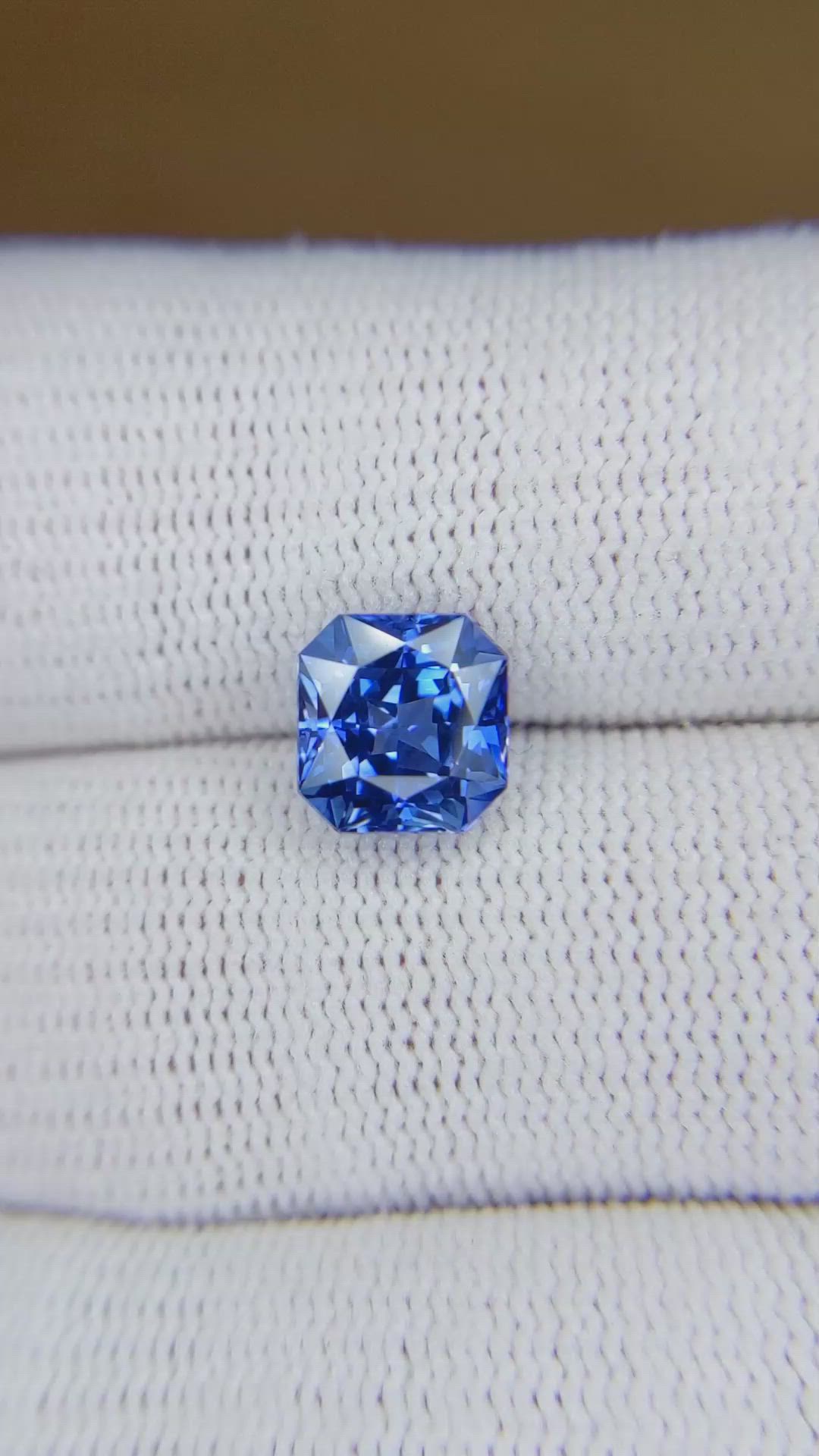 3.10 Ct. Blue Sapphire from Ceylon (Sri Lanka) Size Video