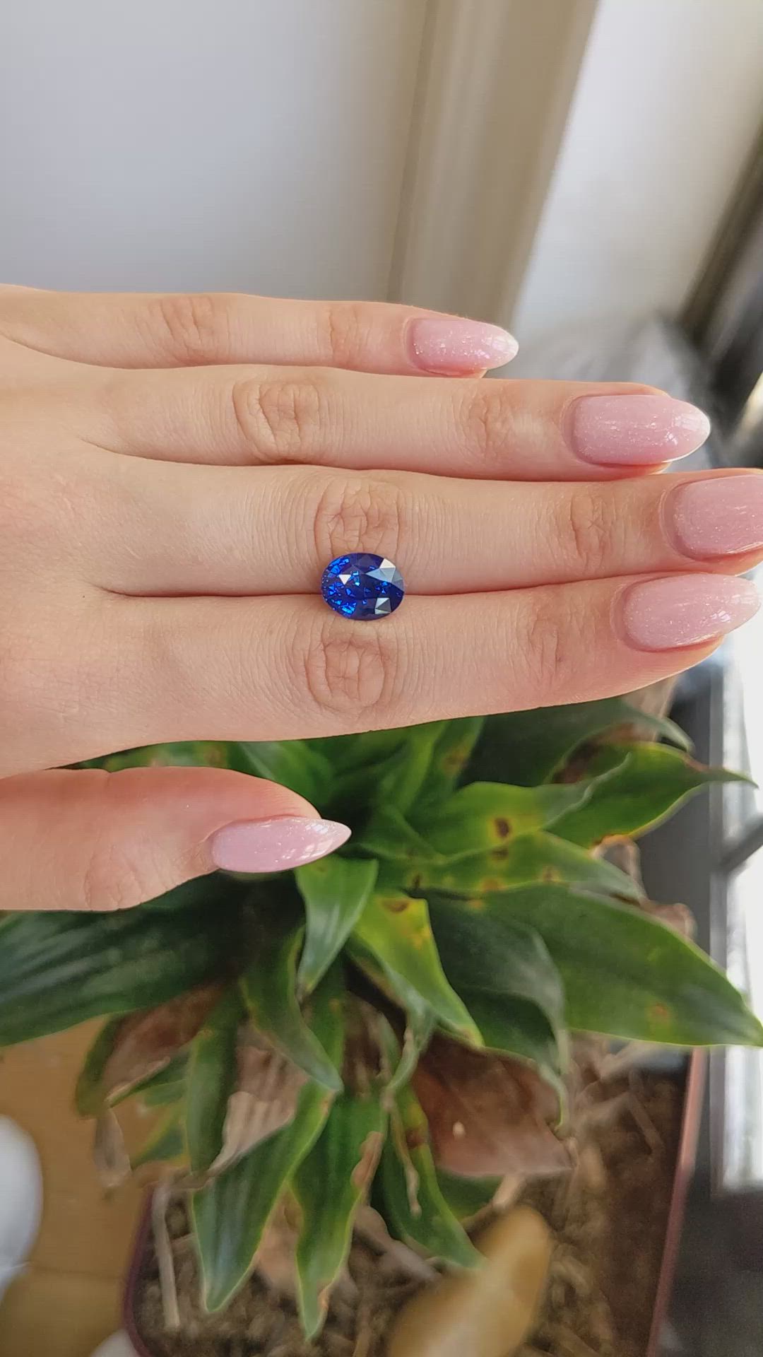 5.84 Ct. Blue Sapphire from Ceylon (Sri Lanka) Size Video