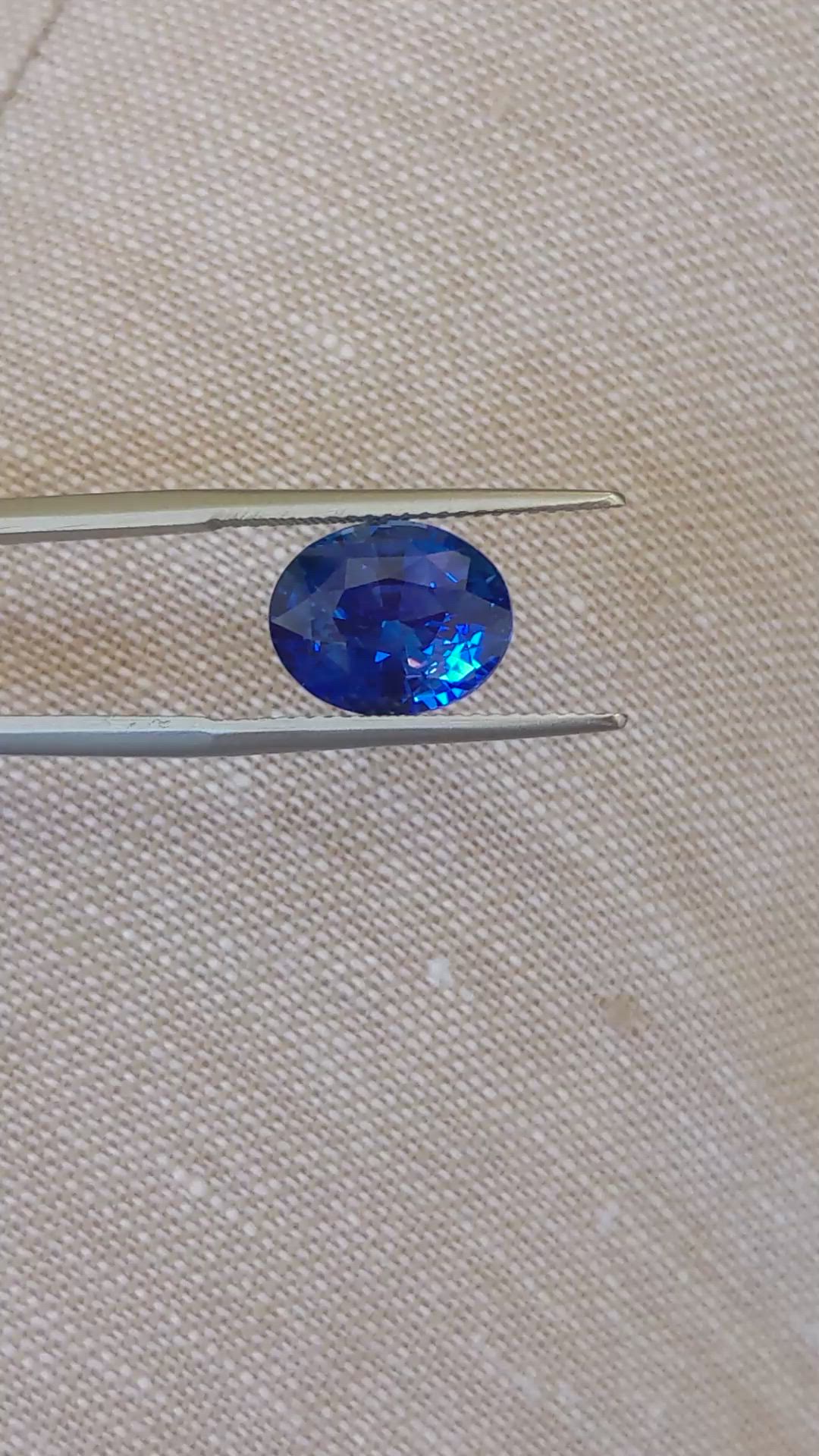 5.84 Ct. Blue Sapphire from Ceylon (Sri Lanka) Size Video