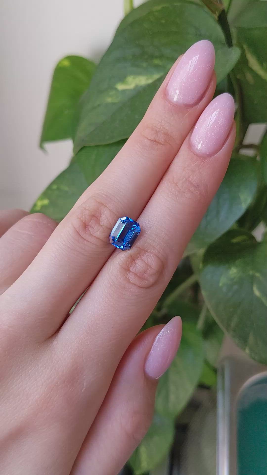 4.06 Ct. Blue Sapphire from Ceylon (Sri Lanka) Size Video