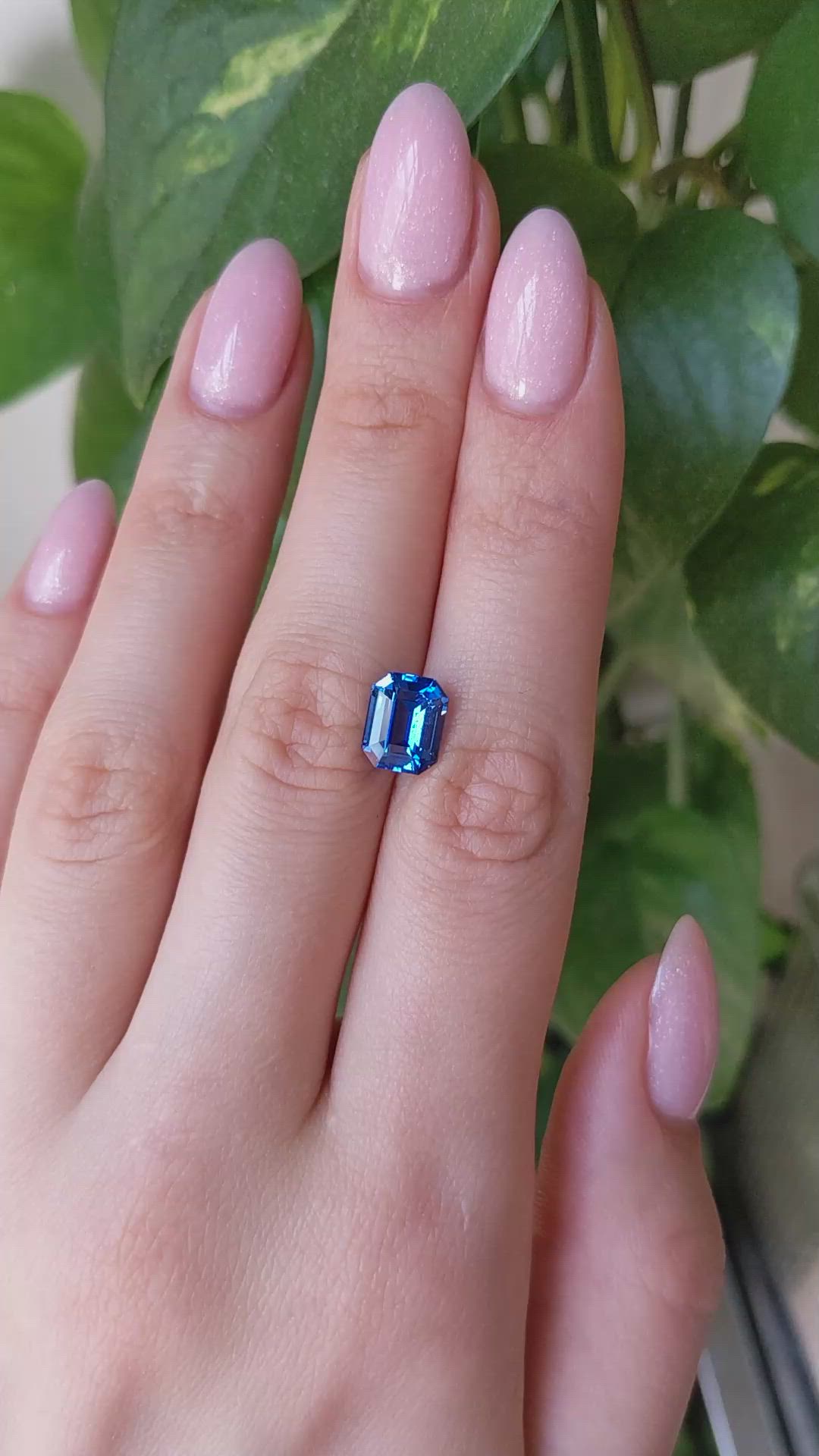 4.06 Ct. Blue Sapphire from Ceylon (Sri Lanka) Size Video