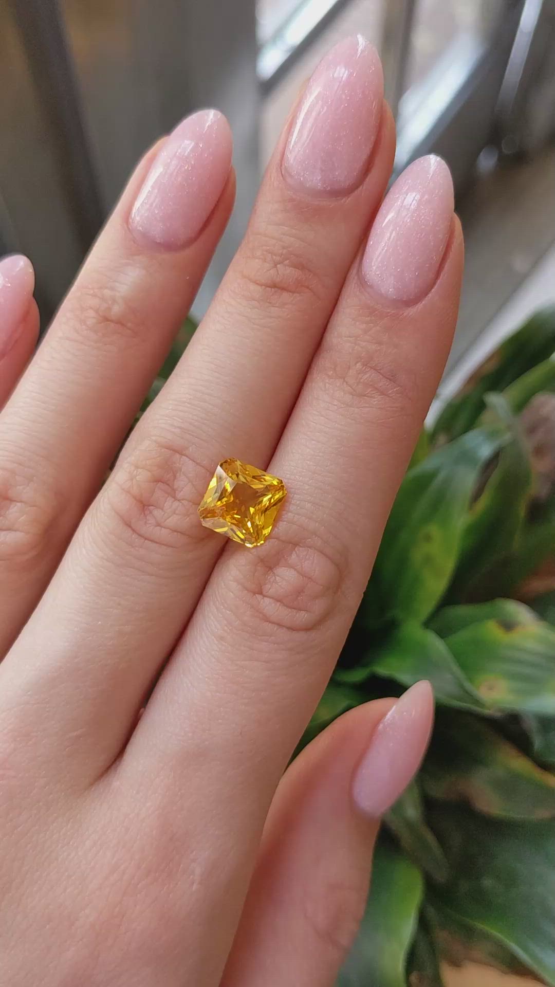 5.08 Ct. Yellow Sapphire from Ceylon (Sri Lanka) Size Video