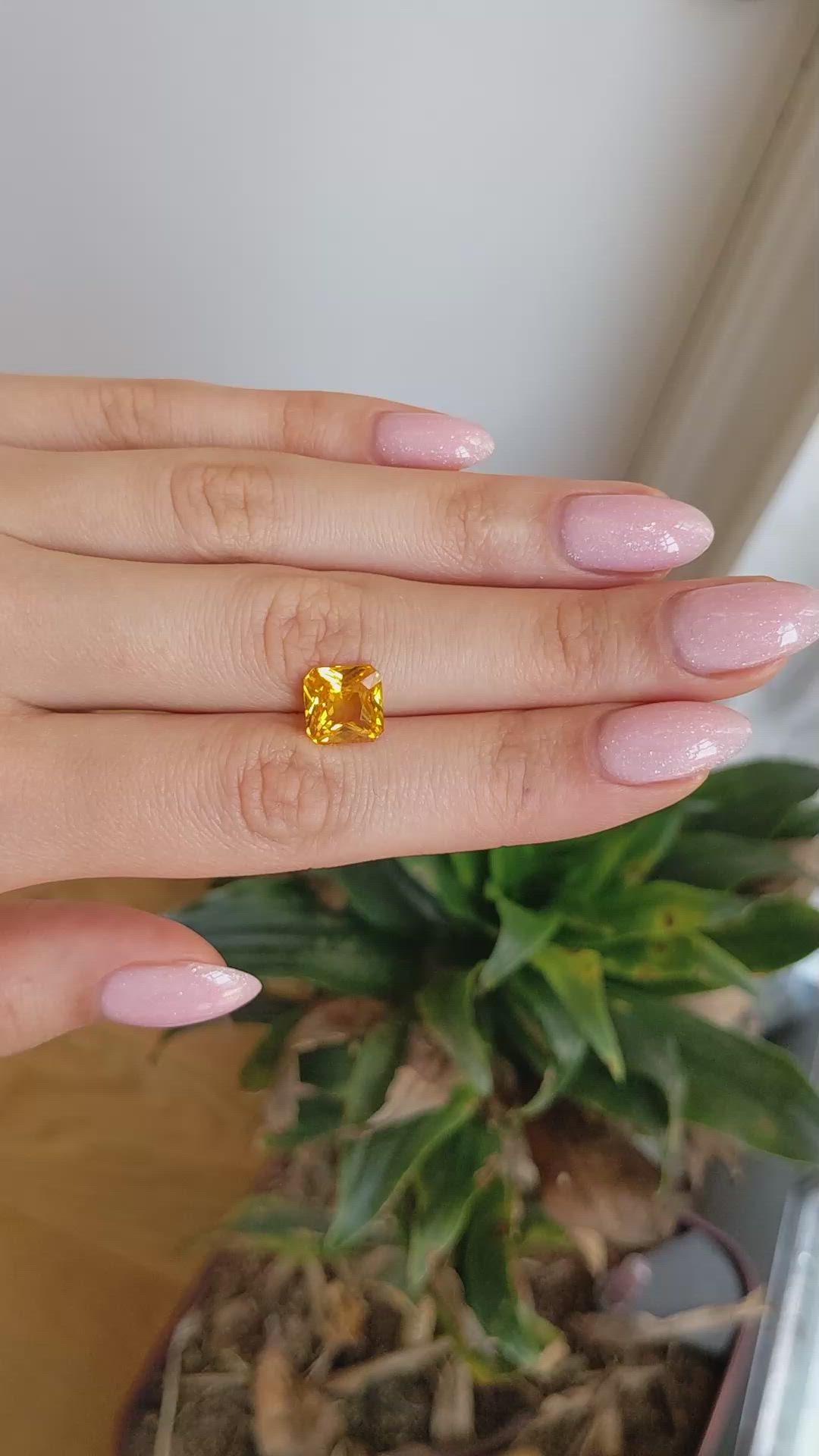 5.08 Ct. Yellow Sapphire from Ceylon (Sri Lanka) Size Video