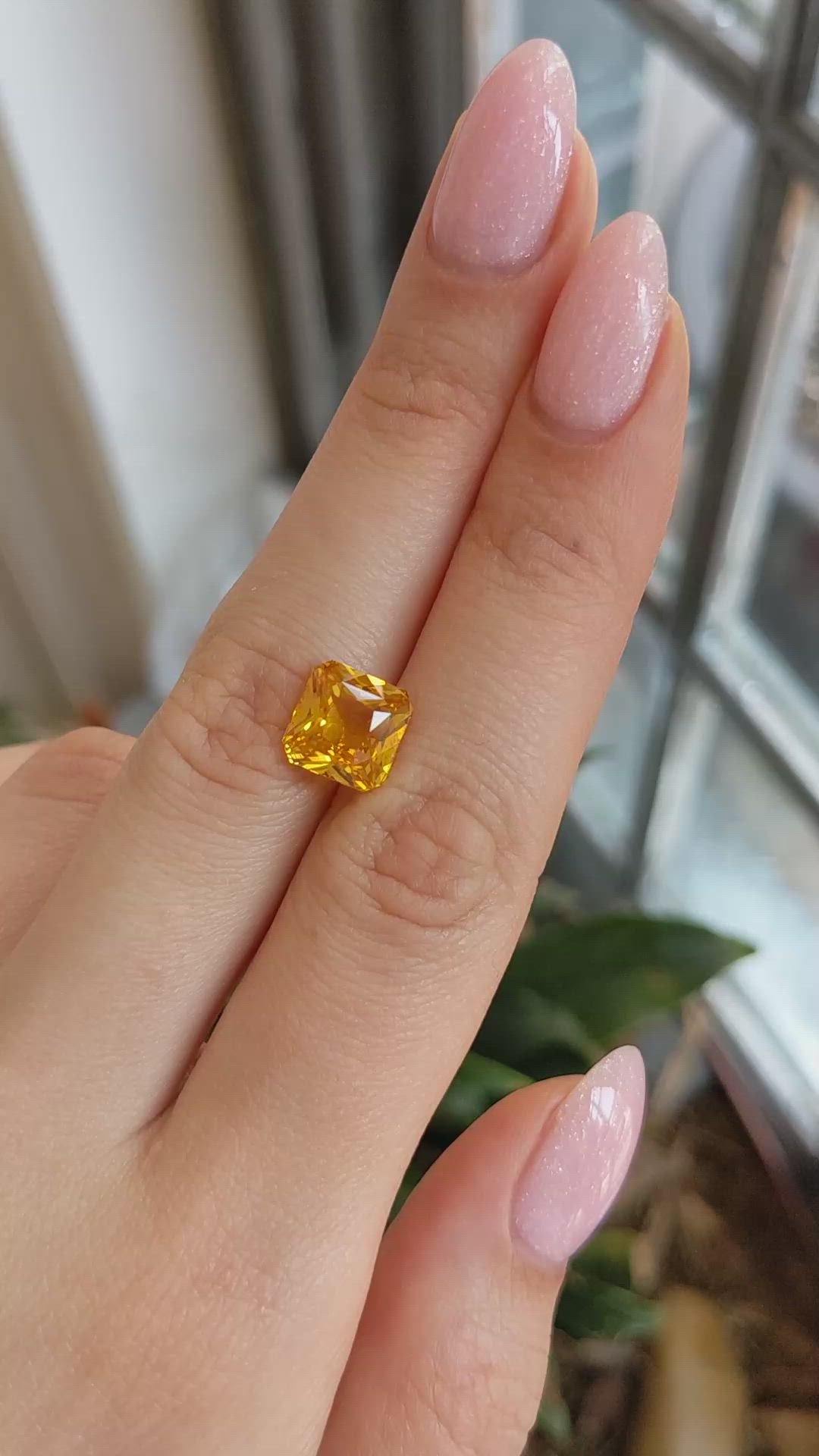 5.08 Ct. Yellow Sapphire from Ceylon (Sri Lanka) Size Video