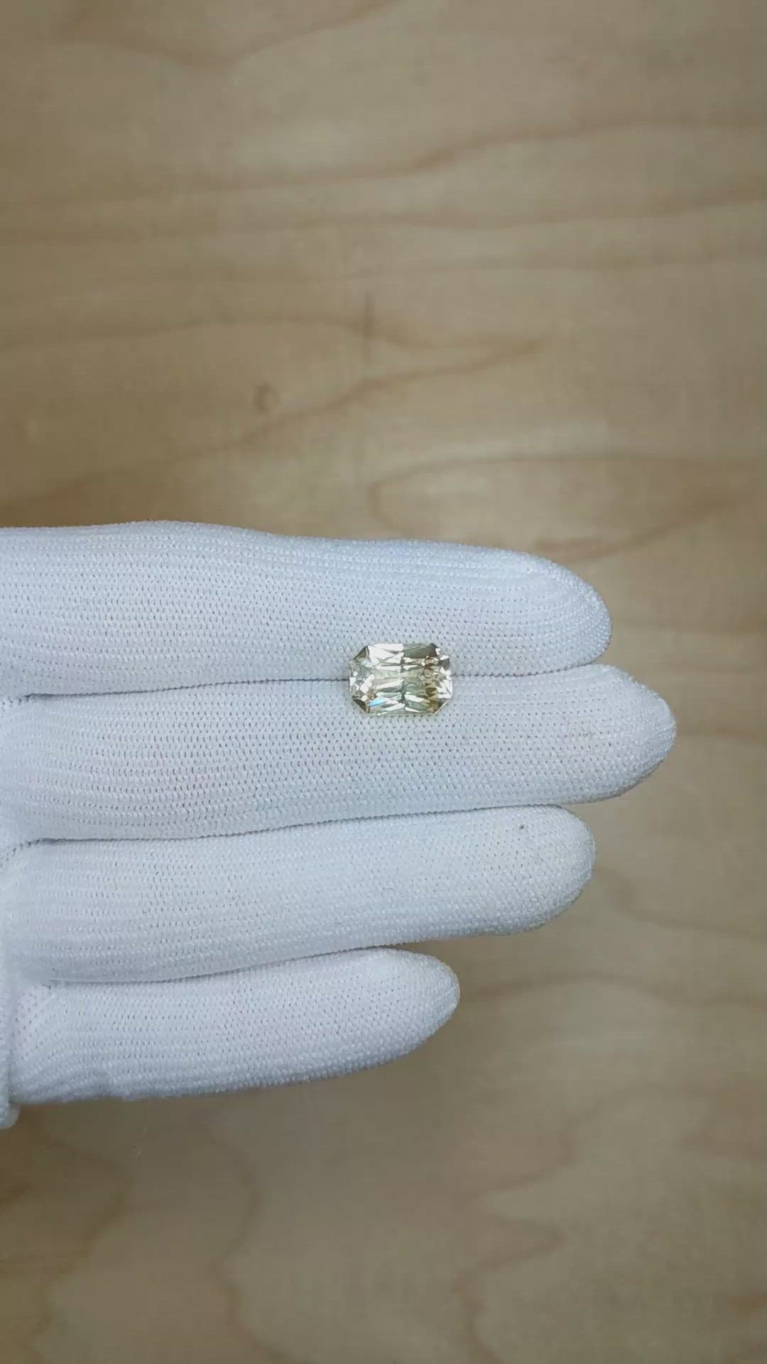 5.39 Ct. Yellow Sapphire from Ceylon (Sri Lanka) Size Video