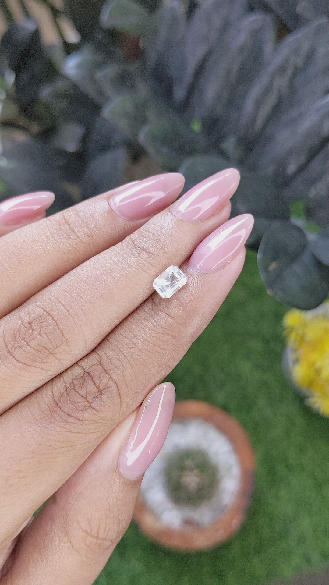1.00 Ct. White Sapphire from Ceylon (Sri Lanka) Size Video