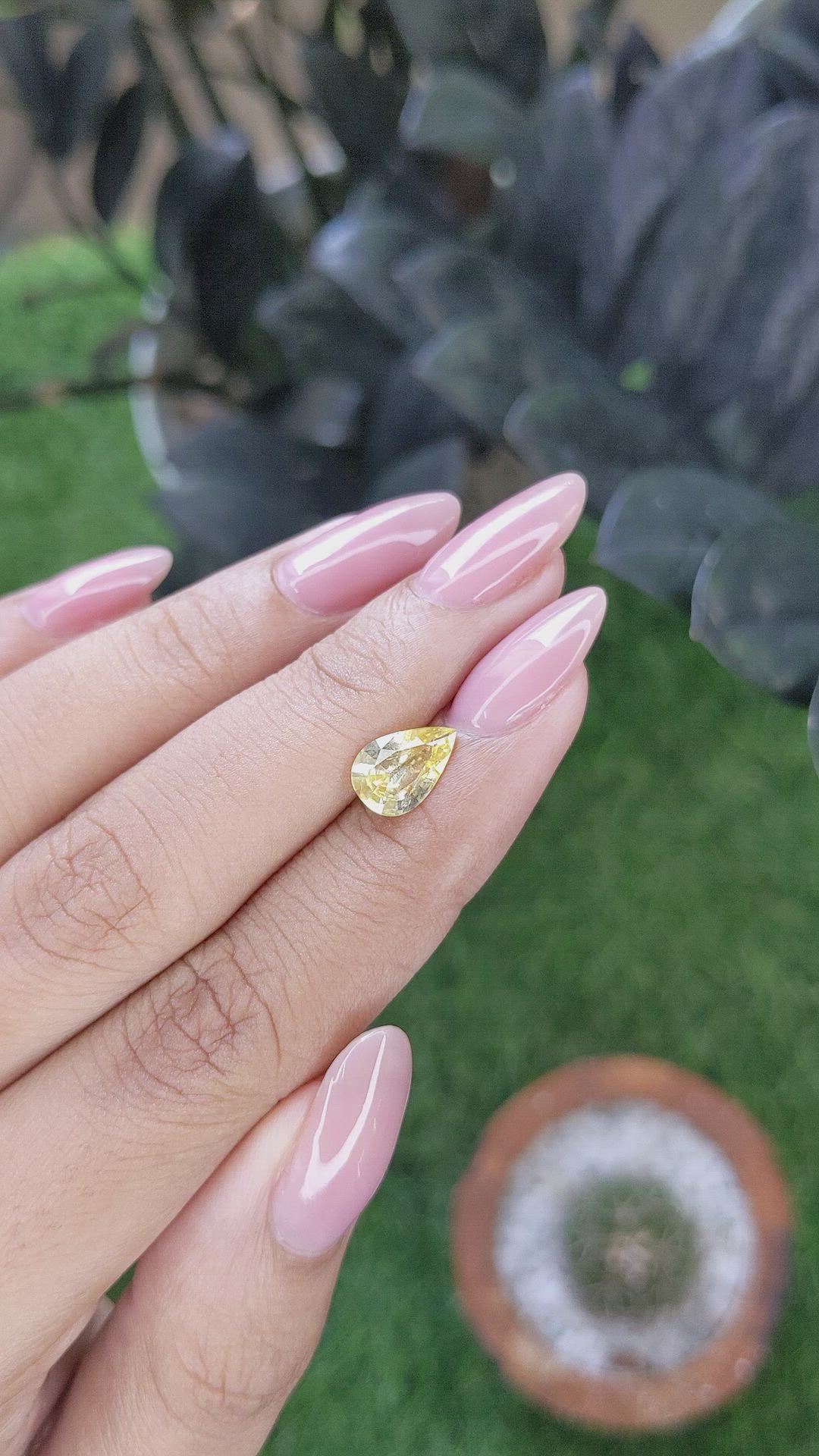1.39 Ct. Yellow Sapphire from Ceylon (Sri Lanka) Size Video