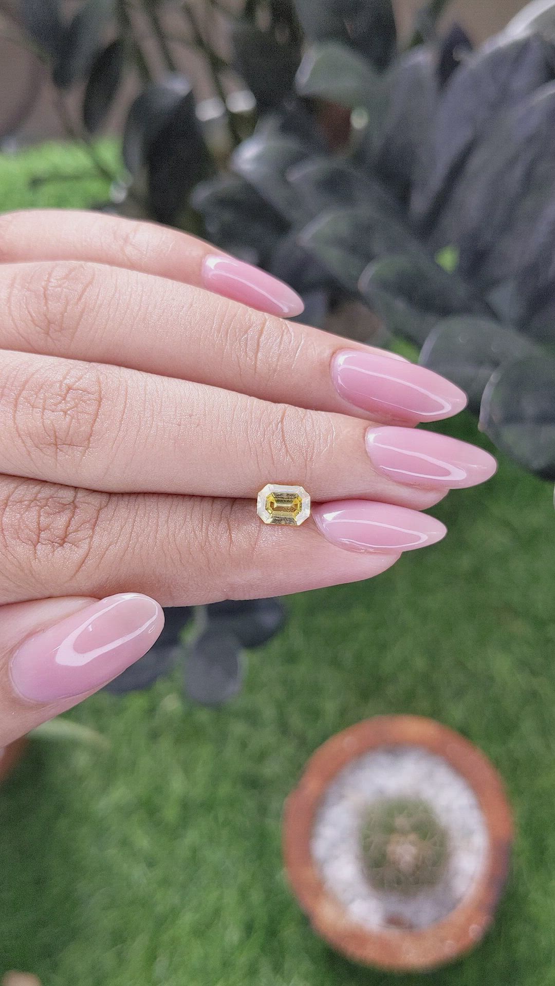 0.87 Ct. Yellow Sapphire from Ceylon (Sri Lanka) Size Video