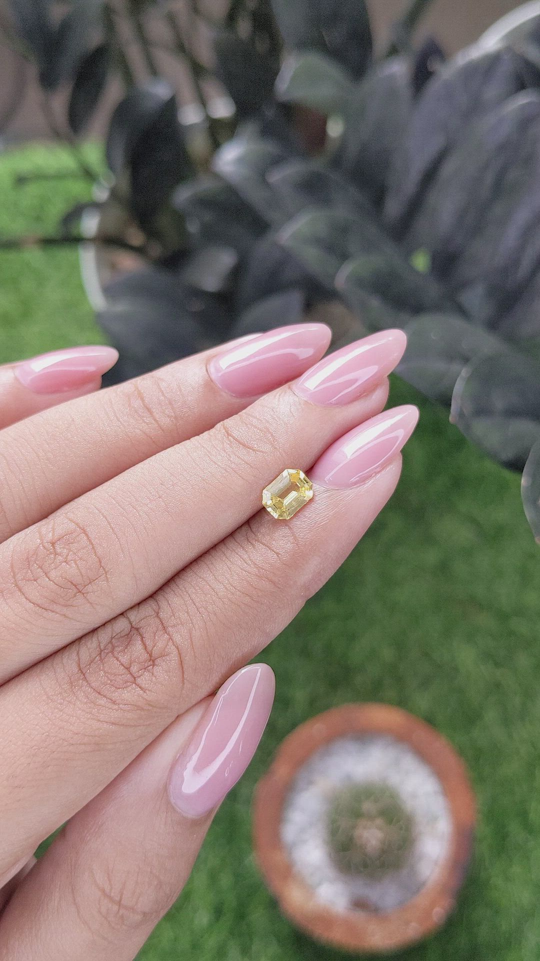 0.87 Ct. Yellow Sapphire from Ceylon (Sri Lanka) Size Video