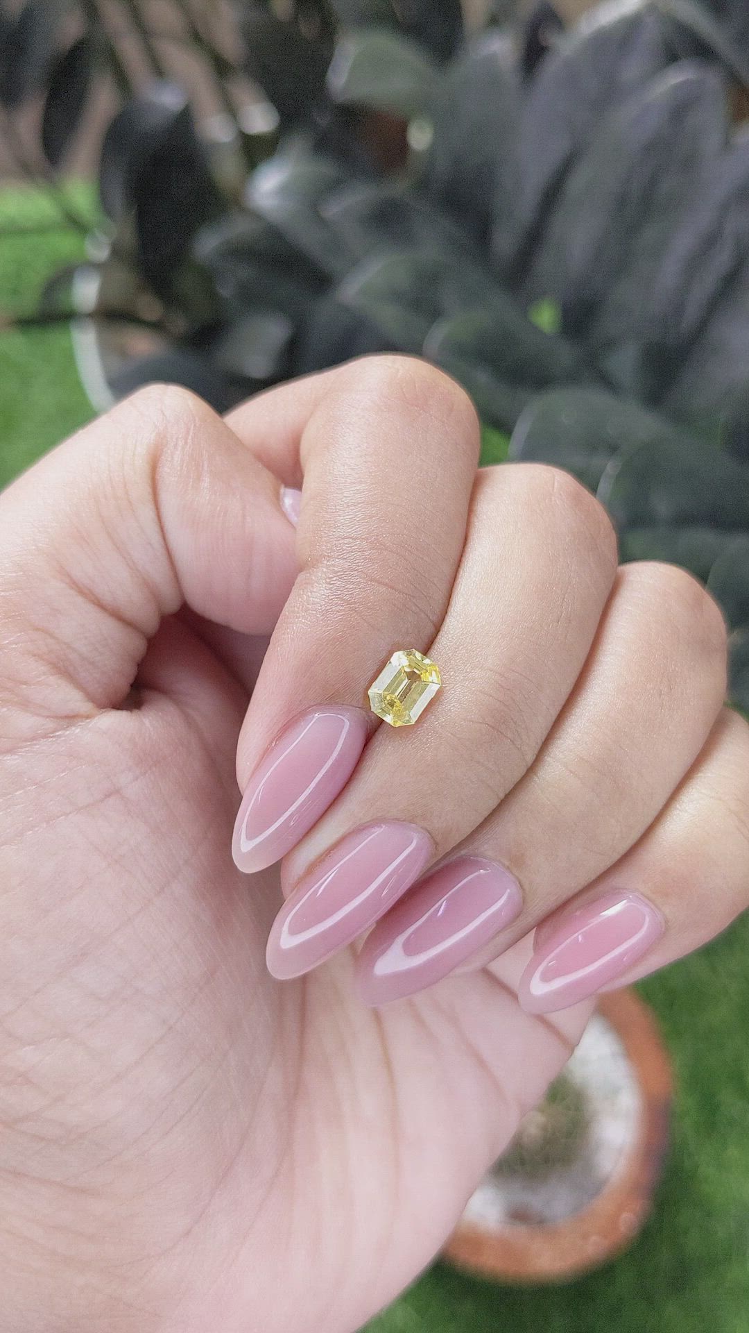 0.87 Ct. Yellow Sapphire from Ceylon (Sri Lanka) Size Video