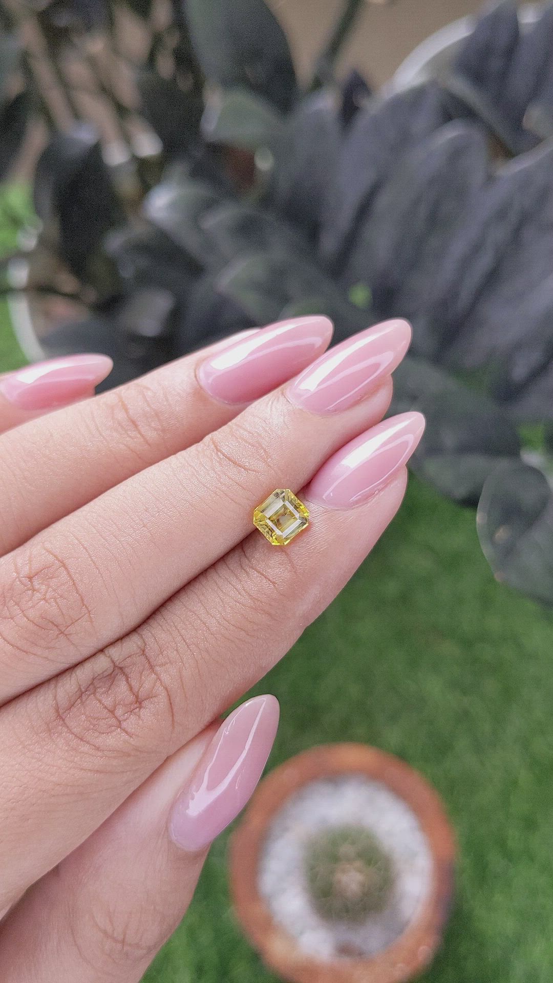 1.14 Ct. Yellow Sapphire from Ceylon (Sri Lanka) Size Video