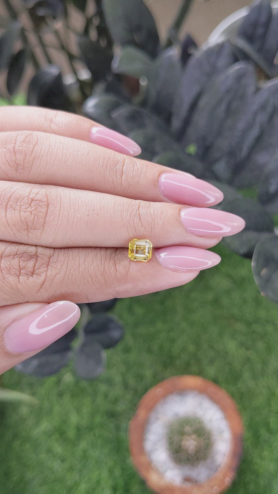 1.14 Ct. Yellow Sapphire from Ceylon (Sri Lanka) Size Video