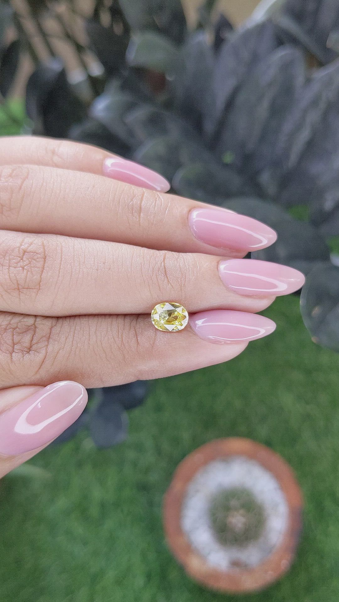 1.06 Ct. Yellow Sapphire from Ceylon (Sri Lanka) Size Video