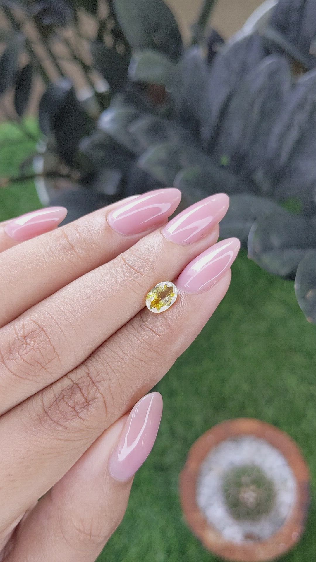 1.08 Ct. Yellow Sapphire from Ceylon (Sri Lanka) Size Video
