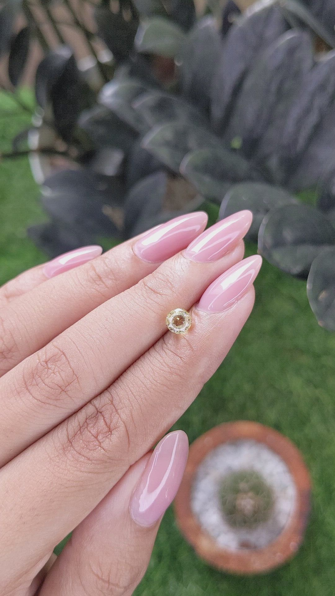 1.07 Ct. Yellow Sapphire from Ceylon (Sri Lanka) Size Video