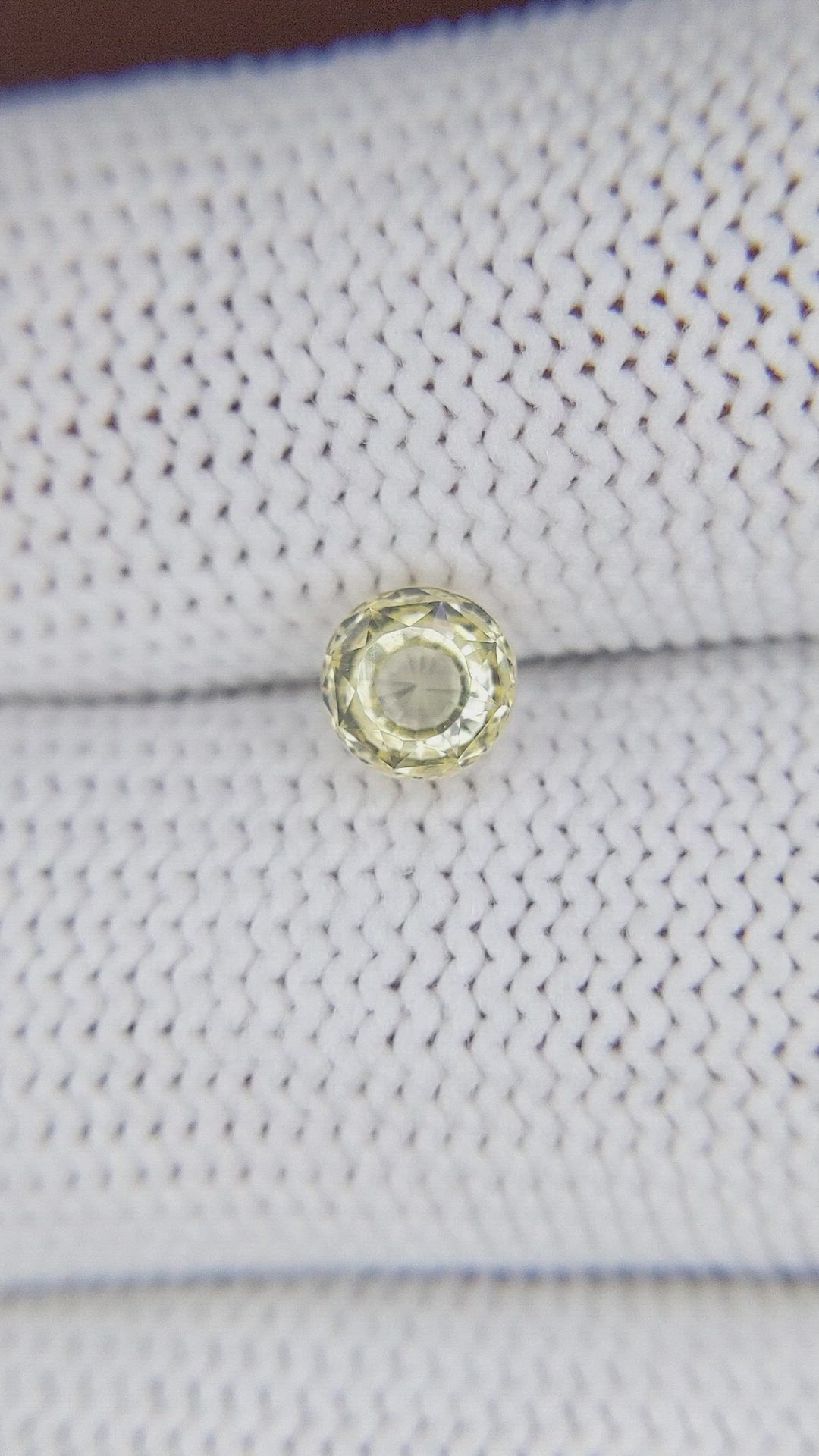 1.07 Ct. Yellow Sapphire from Ceylon (Sri Lanka) Size Video