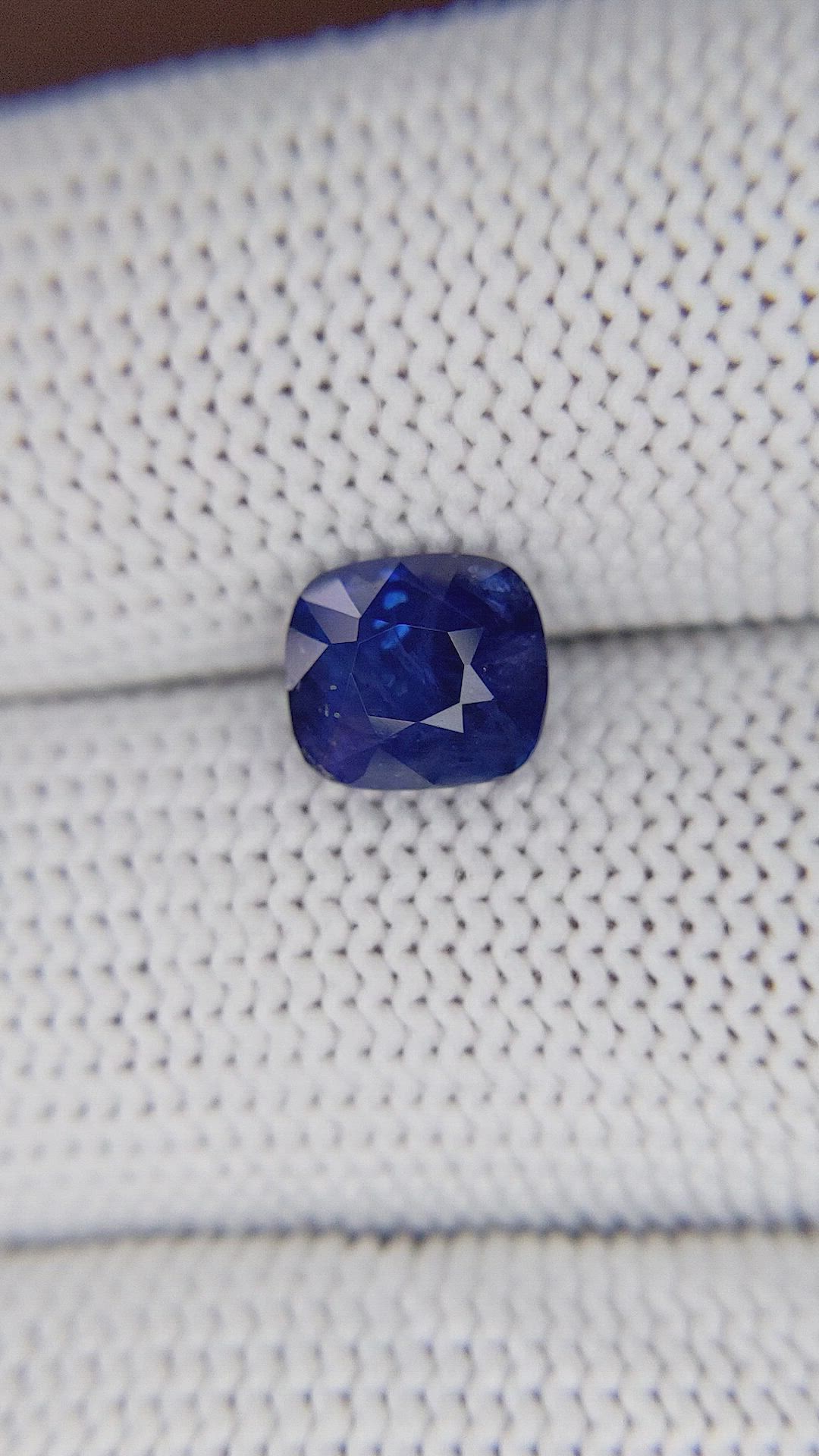 2.25 Ct. Blue Sapphire from Ceylon (Sri Lanka) Size Video