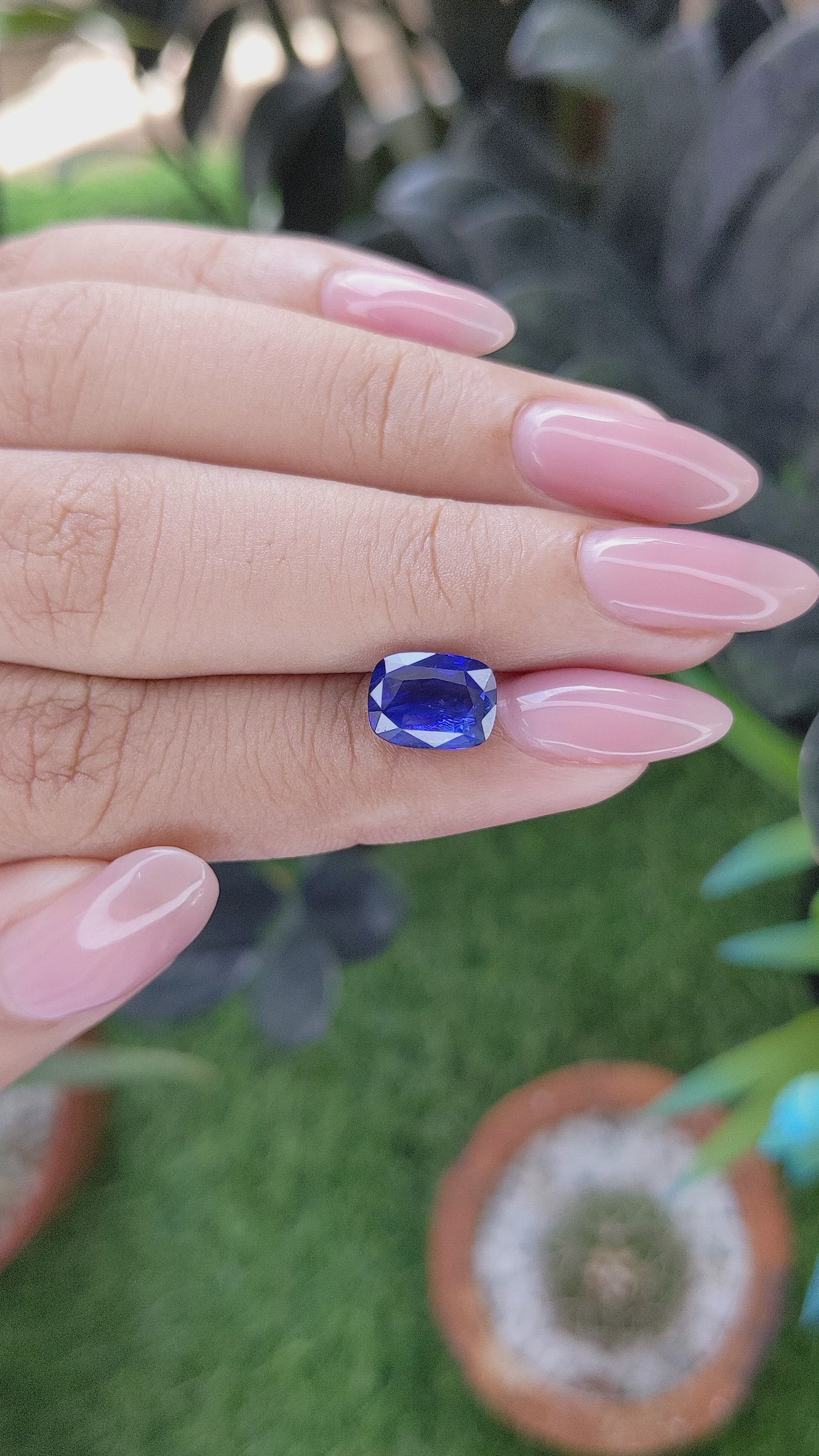 3.02 Ct. Blue Sapphire from Ceylon (Sri Lanka) Size Video