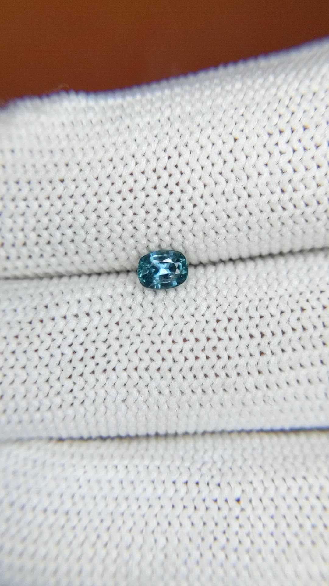 0.30 Ct. Greenish Blue Sapphire from Ceylon (Sri Lanka) Size Video