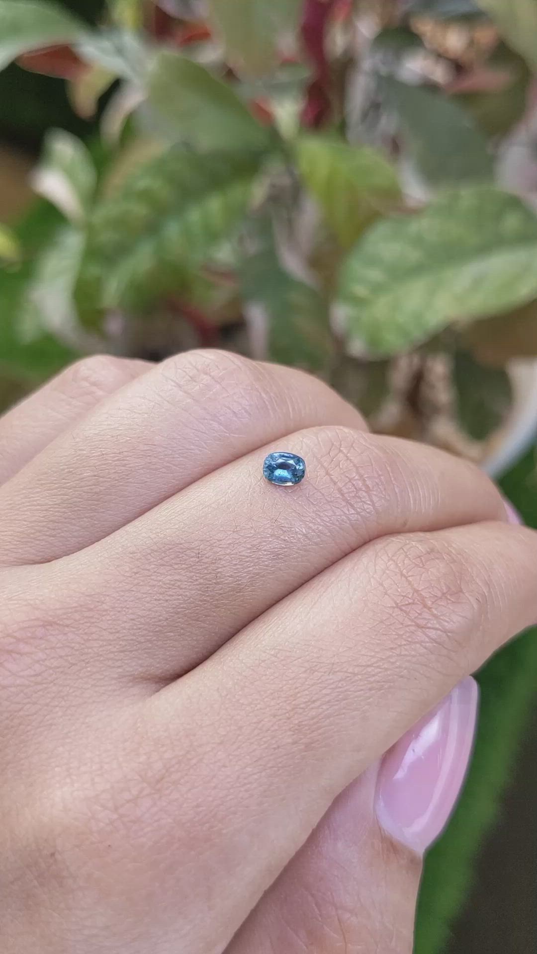 0.30 Ct. Greenish Blue Sapphire from Ceylon (Sri Lanka) Size Video
