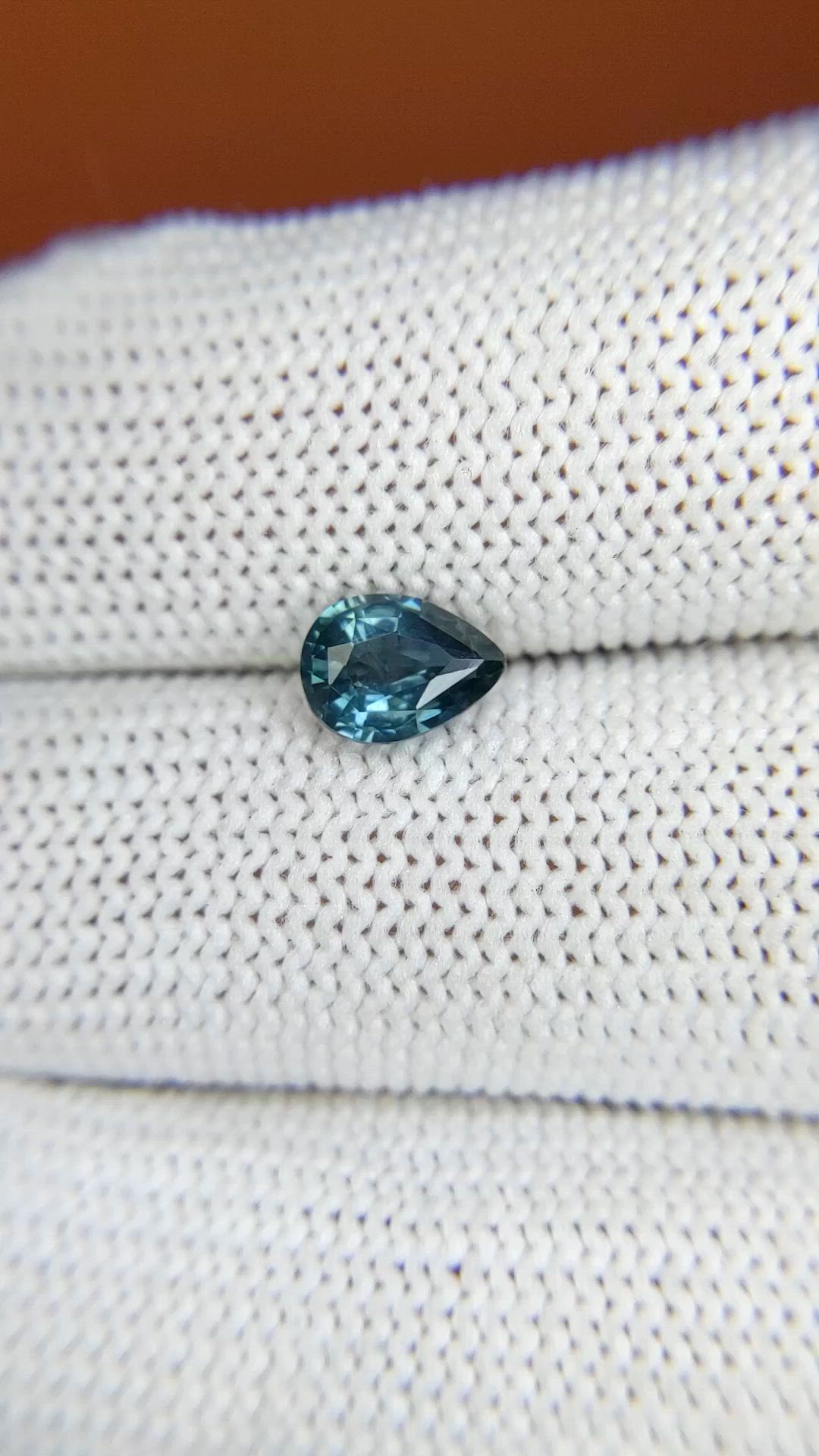1.05 Ct. Greenish Blue Sapphire from Ceylon (Sri Lanka) Size Video