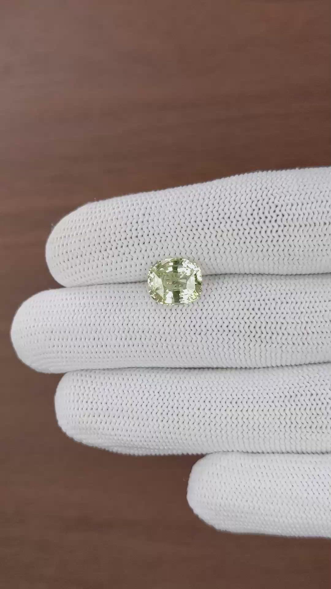 4.04 Ct. Yellowish Green Sapphire from Ceylon (Sri Lanka) Size Video