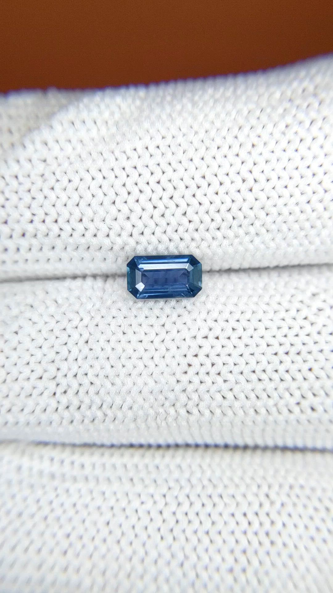 0.65 Ct. Blue Sapphire from Ceylon (Sri Lanka) Size Video