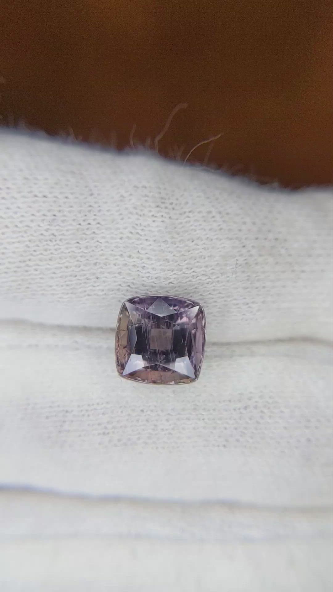 3.96 Ct. Bi Color Sapphire from Ceylon (Sri Lanka) Size Video