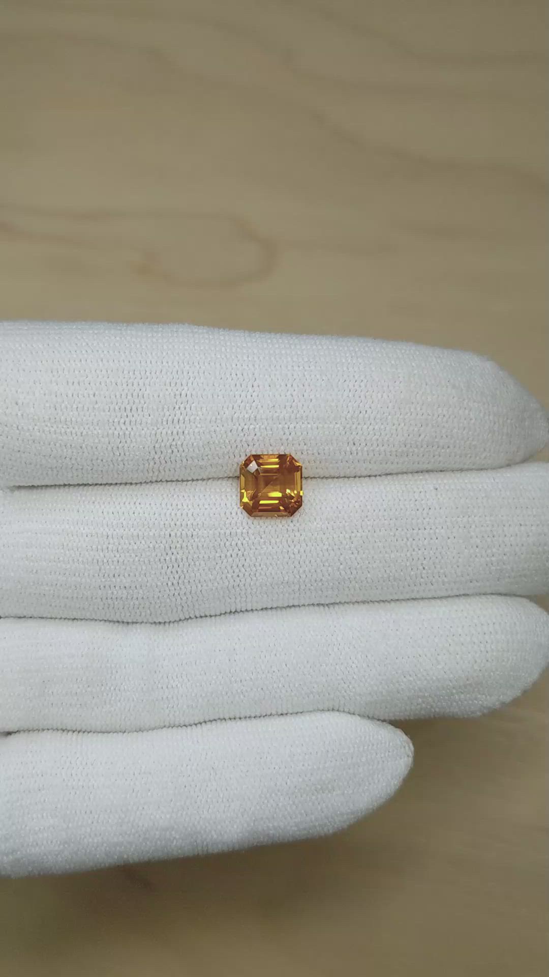 3.05 Ct. Yellowish Orange Sapphire from Ceylon (Sri Lanka) Size Video